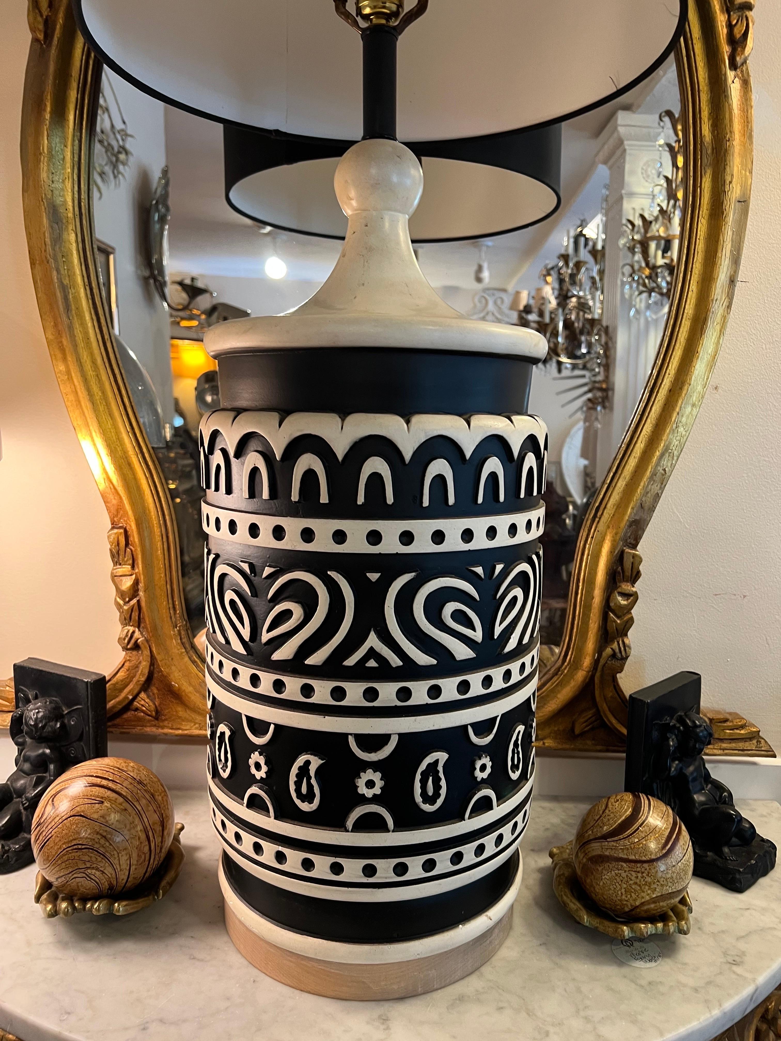 Mid-Century Modern Lampe Tiki en céramique mi-siècle moderne en vente