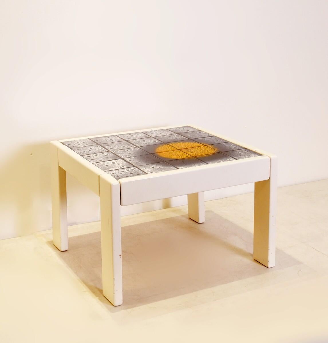 Mid-Century Modern Mid-century modern tile side table For Sale