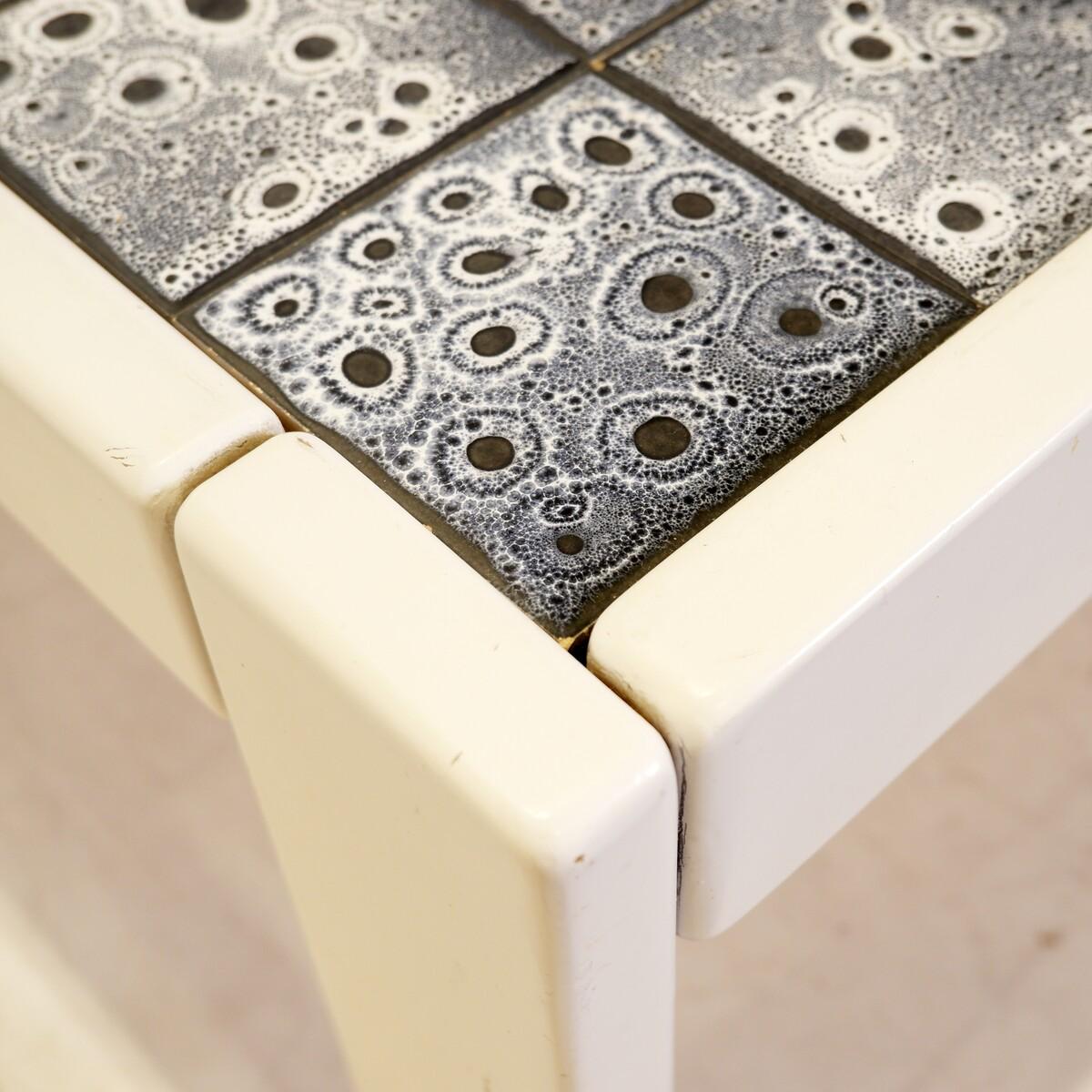 Mid-century modern tile side table In Good Condition For Sale In Uccle, BE