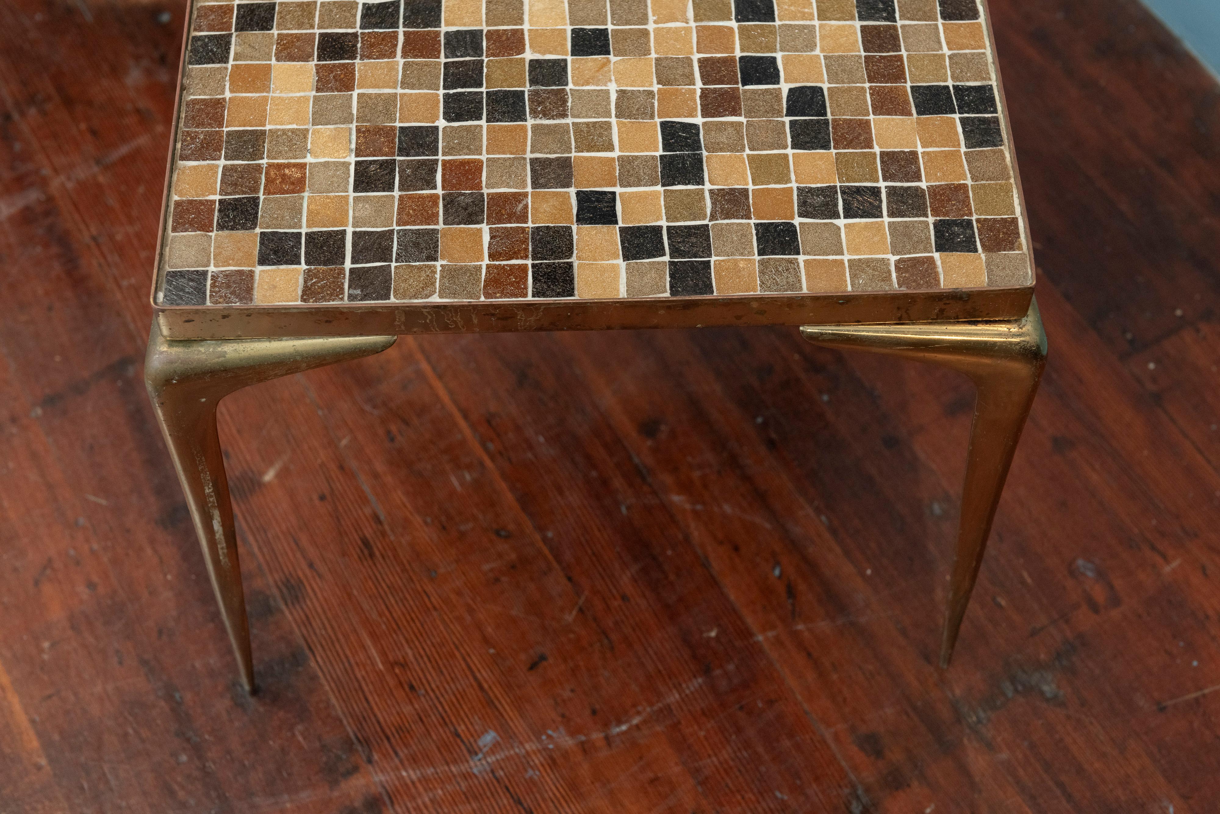 Mid-Century Modern Tile Top Tables (Messing) im Angebot
