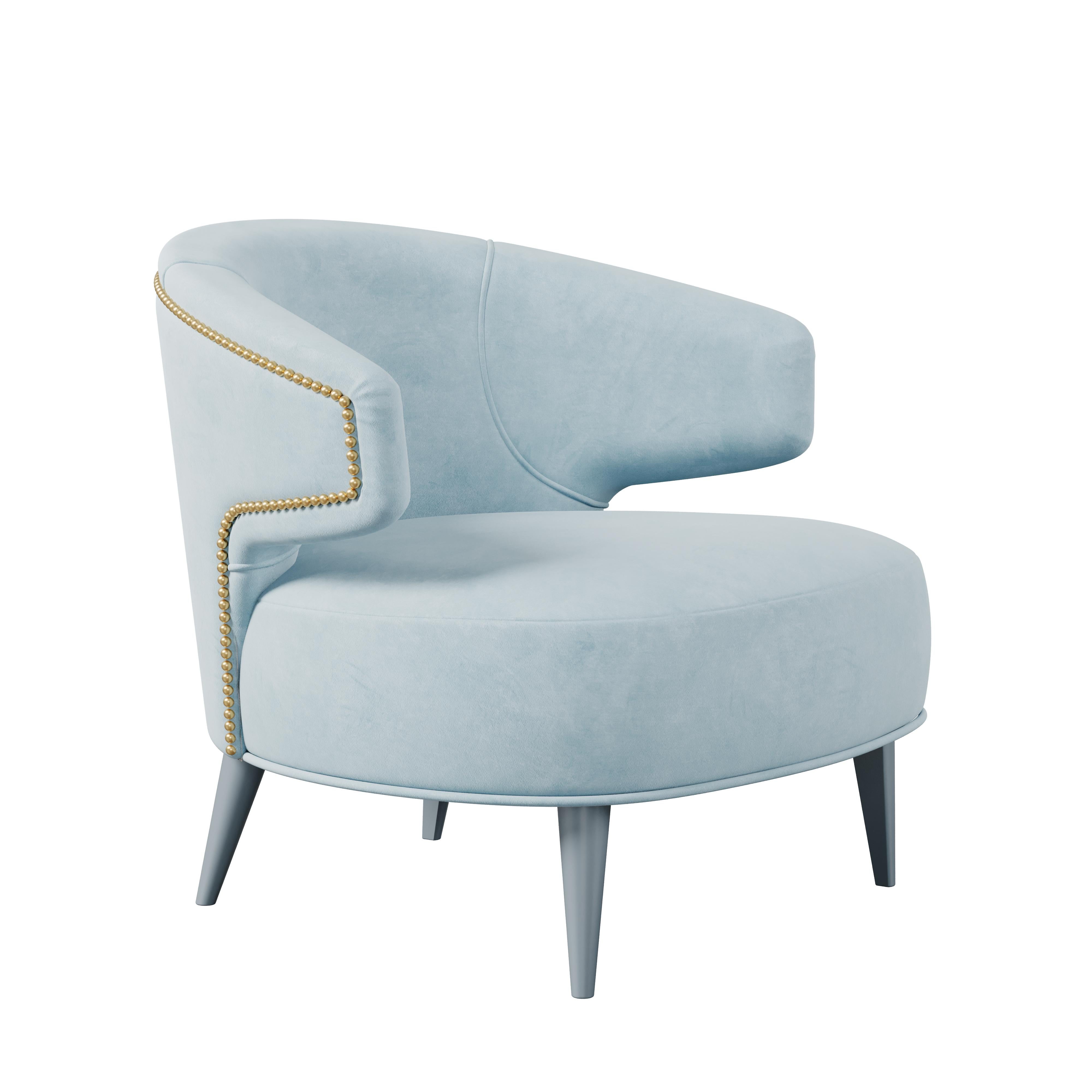 The beautiful 50s Hollywood actress Tippi Hedren is the best definition of sophistication, self-assurance and cool-blonde style. Like Hedren, the Tippi Mid-Century Modern Armchair gives a fresh and lively feel to any room. We can surely say that