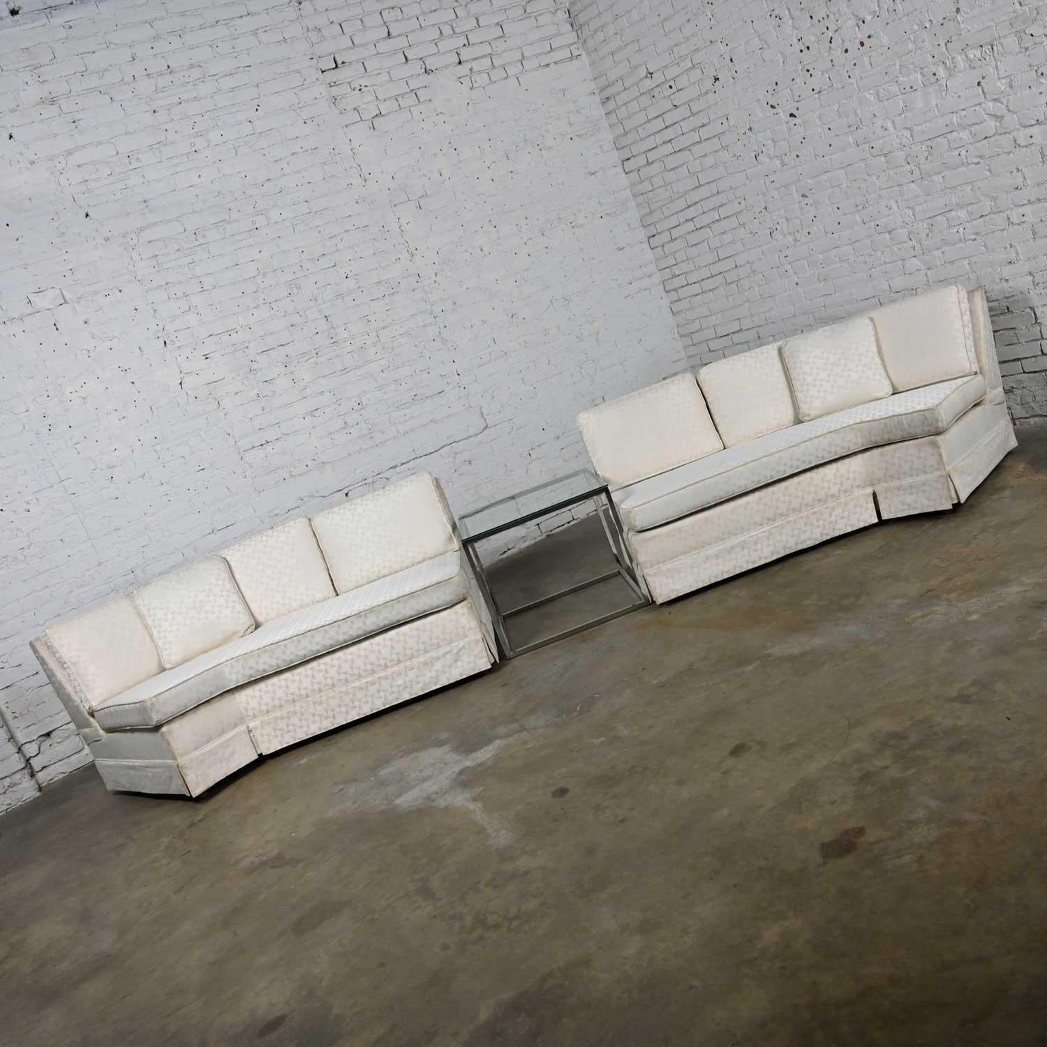 Mid-Century Modern to Modern & Hollywood Regency 2-teiliges, gewinkeltes, modulares Sofa (Moderne der Mitte des Jahrhunderts) im Angebot