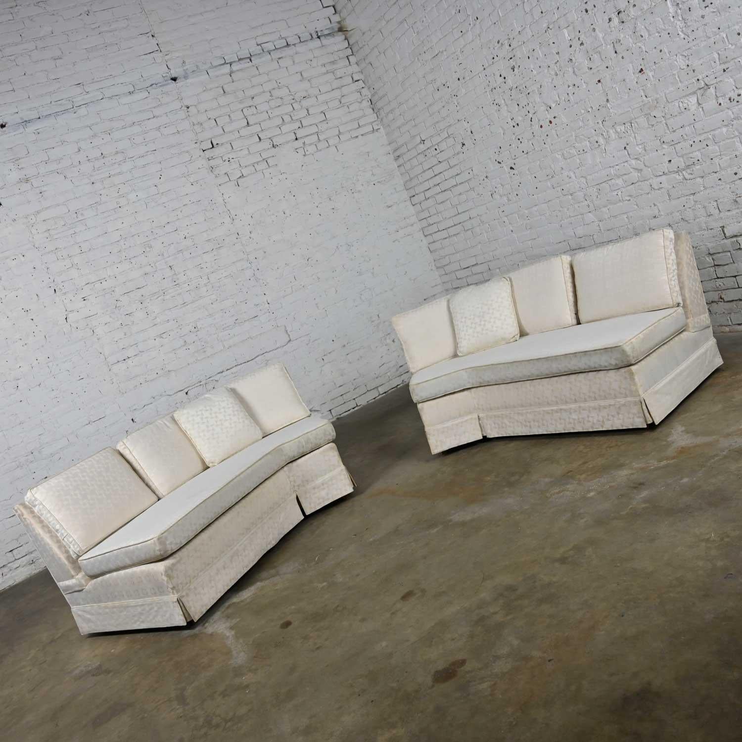 Mid-Century Modern to Modern & Hollywood Regency 2-teiliges, gewinkeltes, modulares Sofa im Zustand „Gut“ im Angebot in Topeka, KS