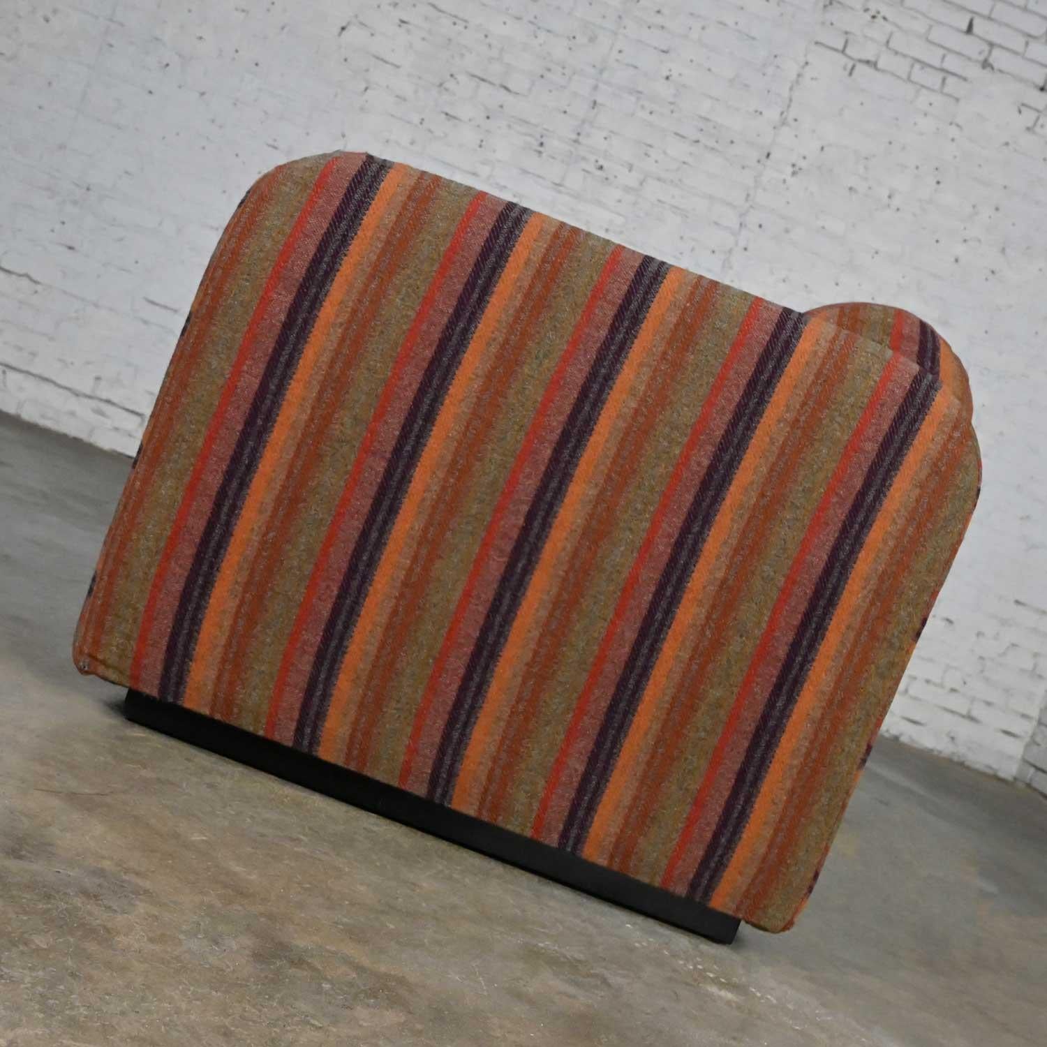 Mid-Century Modern to Post-Modern Purple Striped Multi-Piece Modular Club Chair For Sale 2
