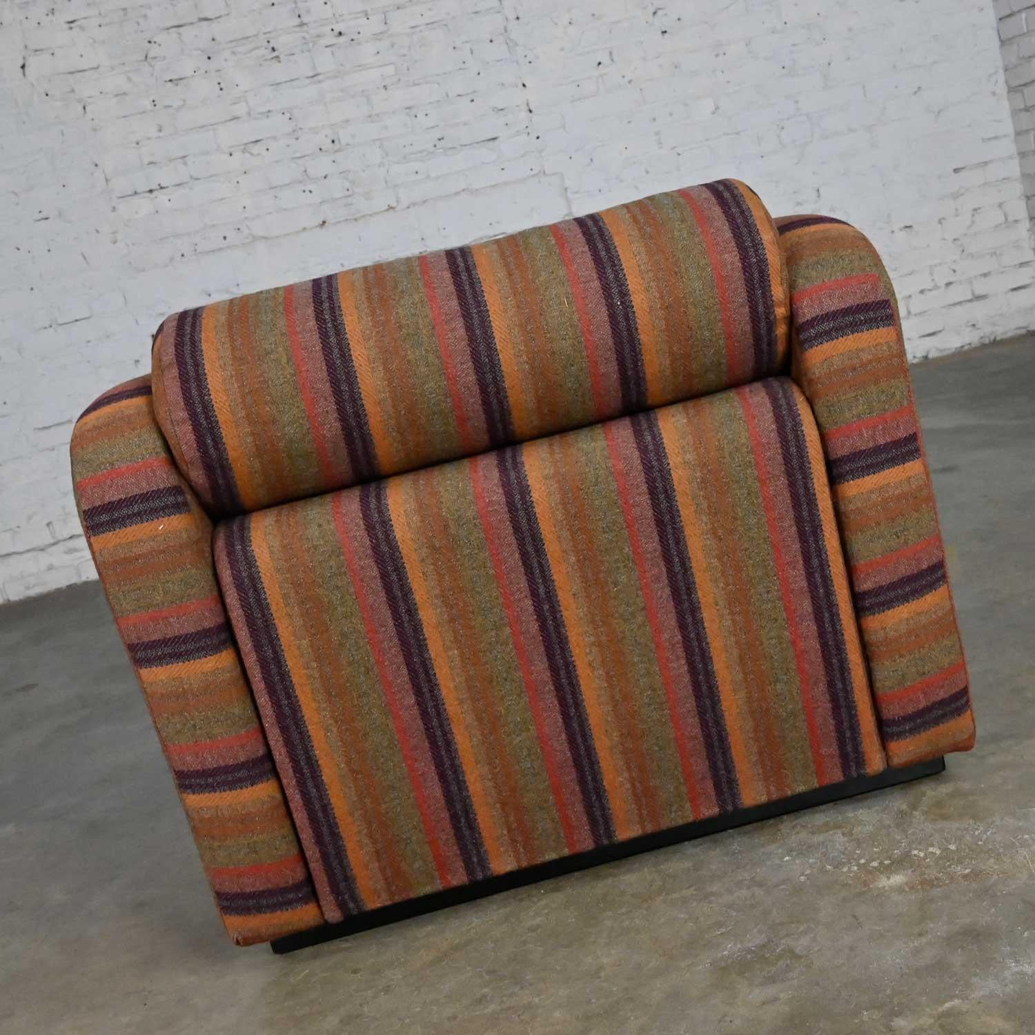Mid-Century Modern to Post-Modern Purple Striped Multi-Piece Modular Club Chair For Sale 3