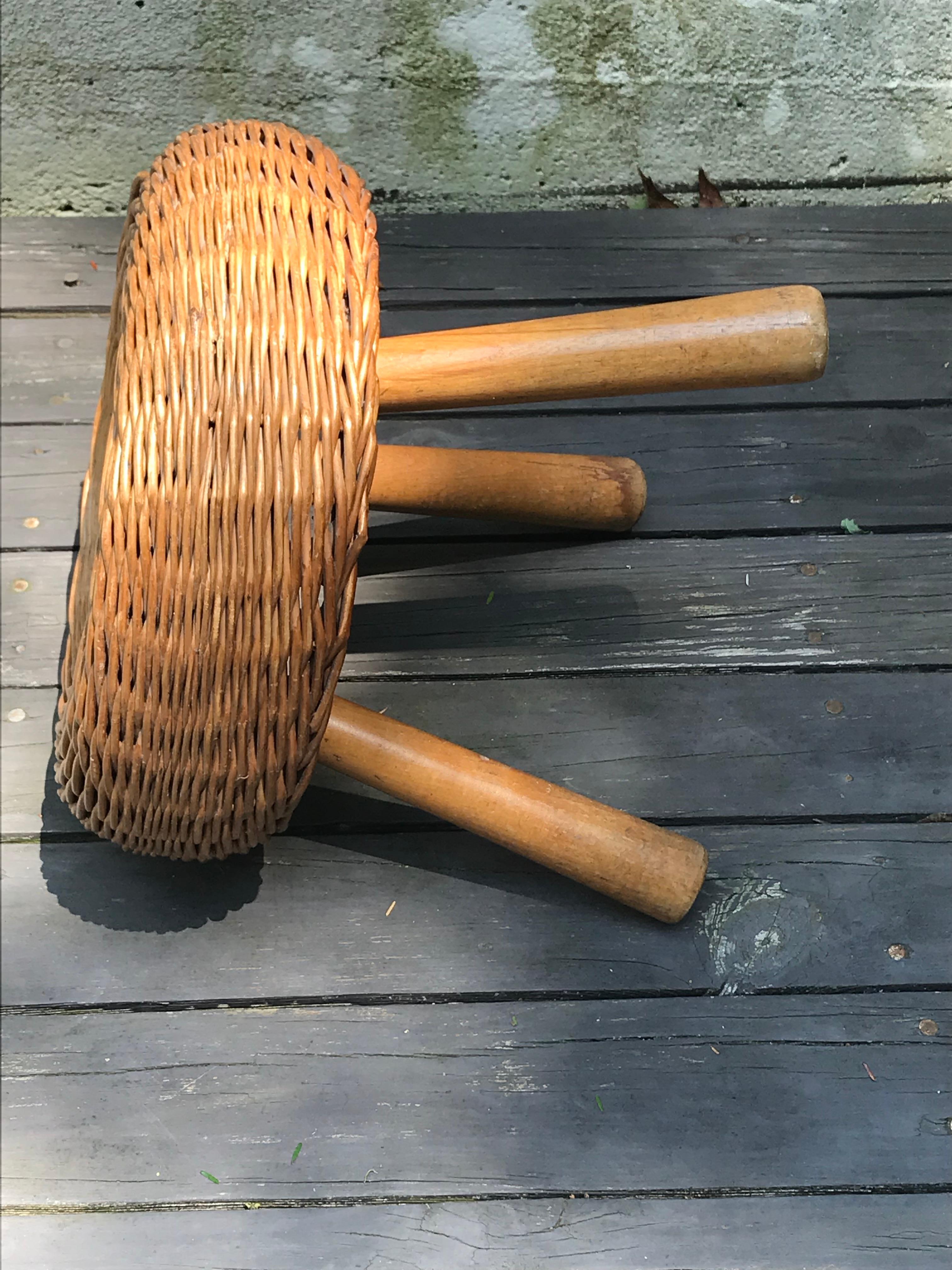 Mid-Century Modern Tony Paul Woven Rattan Wicker Round Footstool, 1950s In Good Condition In Bedford Hills, NY