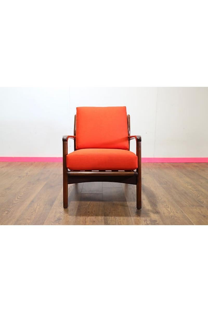Mid Century Modern Toothill Lounge Chair Danish Vintage Style In Good Condition For Sale In Los Angeles, CA