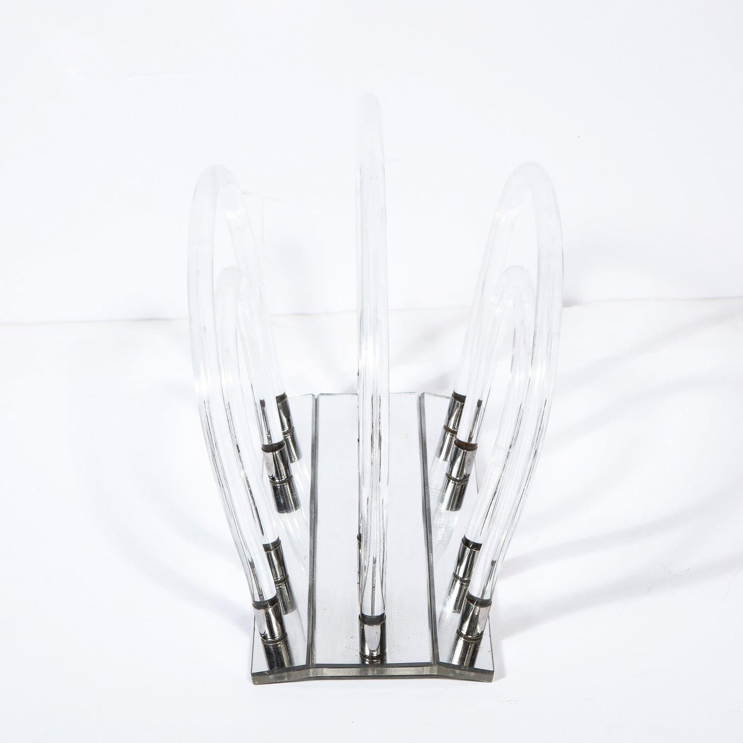 The Moderns Modern Lucite Translucide Magazine Stand by Dorothy Thorpe en vente 4