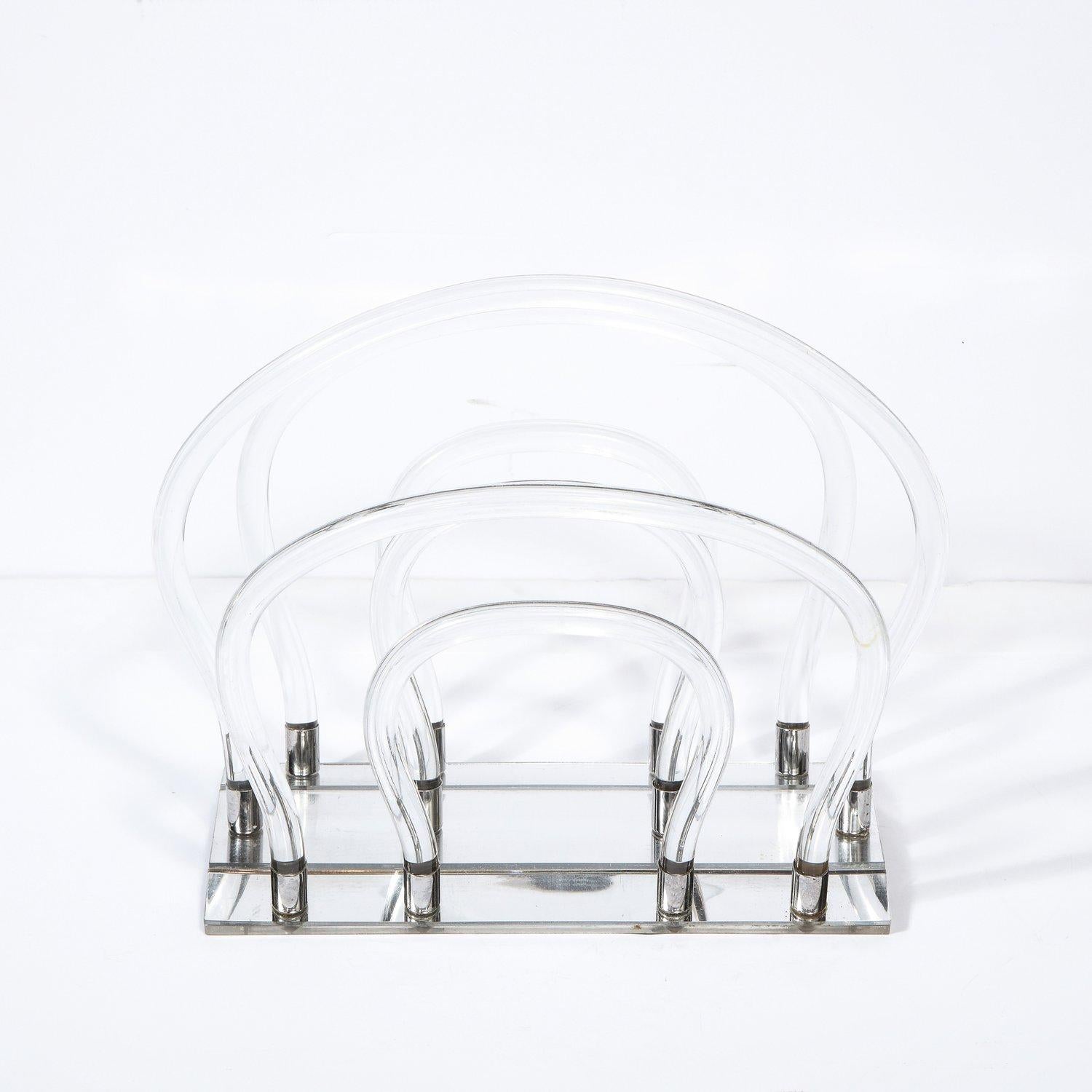 The Moderns Modern Lucite Translucide Magazine Stand by Dorothy Thorpe en vente 5