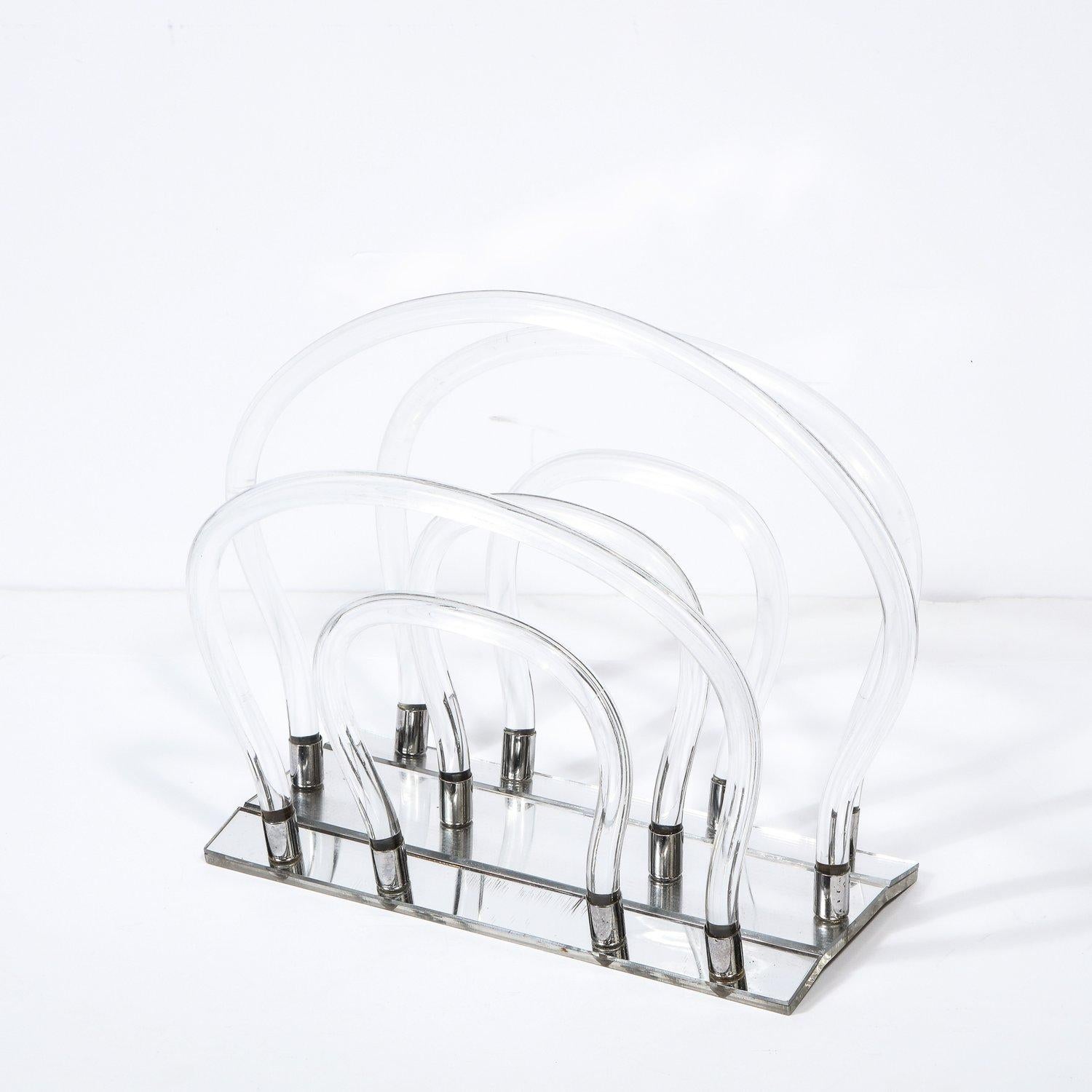The Moderns Modern Lucite Translucide Magazine Stand by Dorothy Thorpe en vente 6