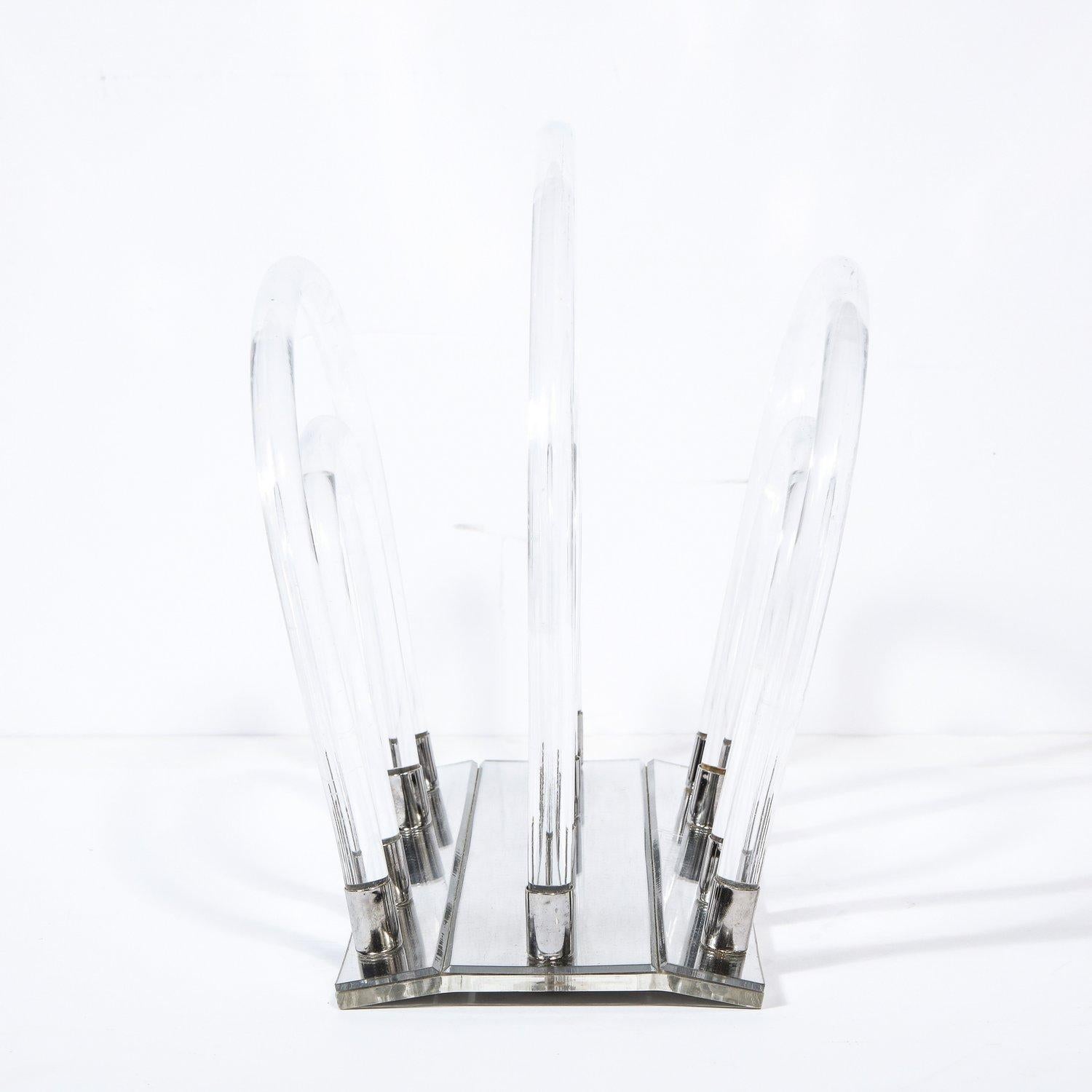 Fin du 20e siècle The Moderns Modern Lucite Translucide Magazine Stand by Dorothy Thorpe en vente