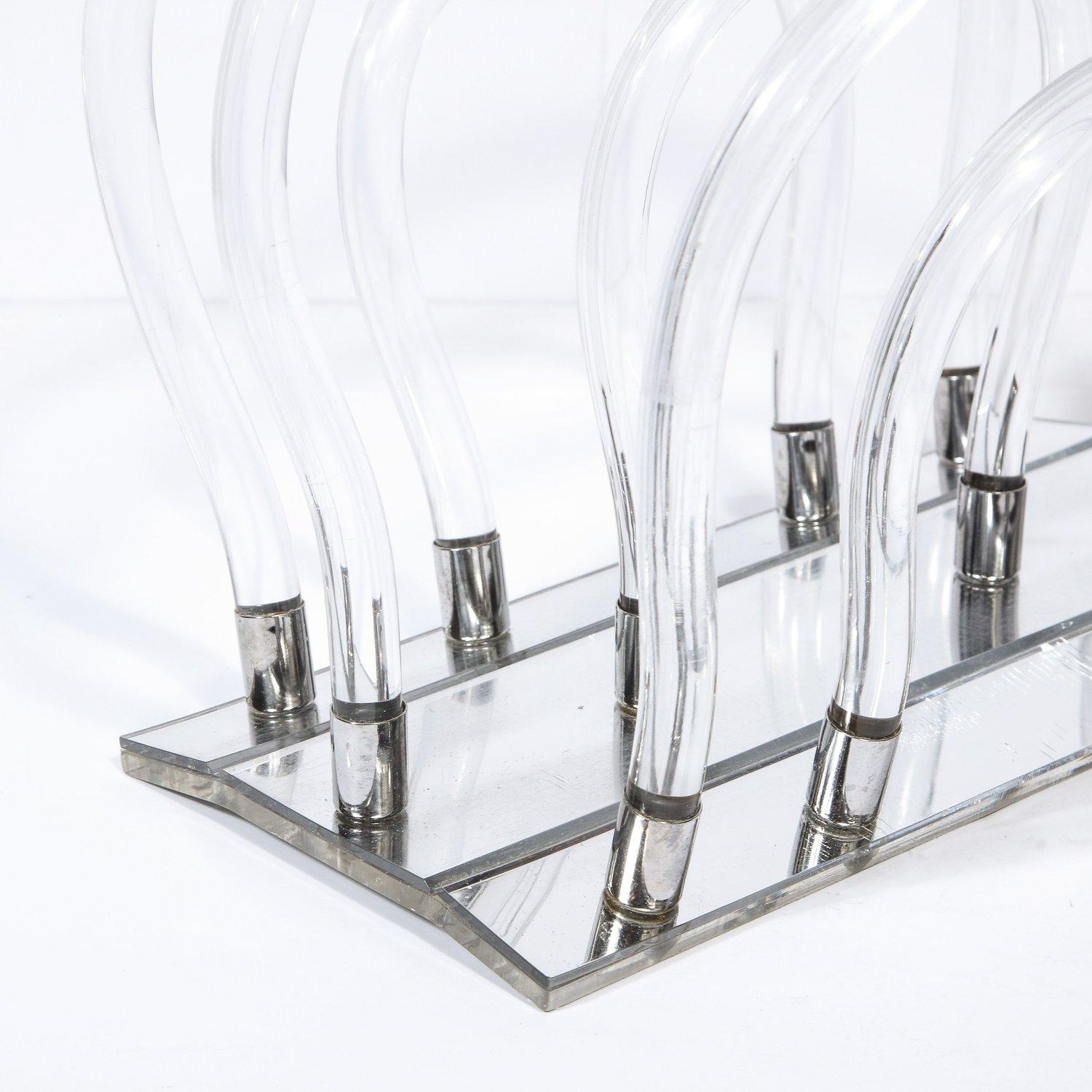 The Moderns Modern Lucite Translucide Magazine Stand by Dorothy Thorpe en vente 2