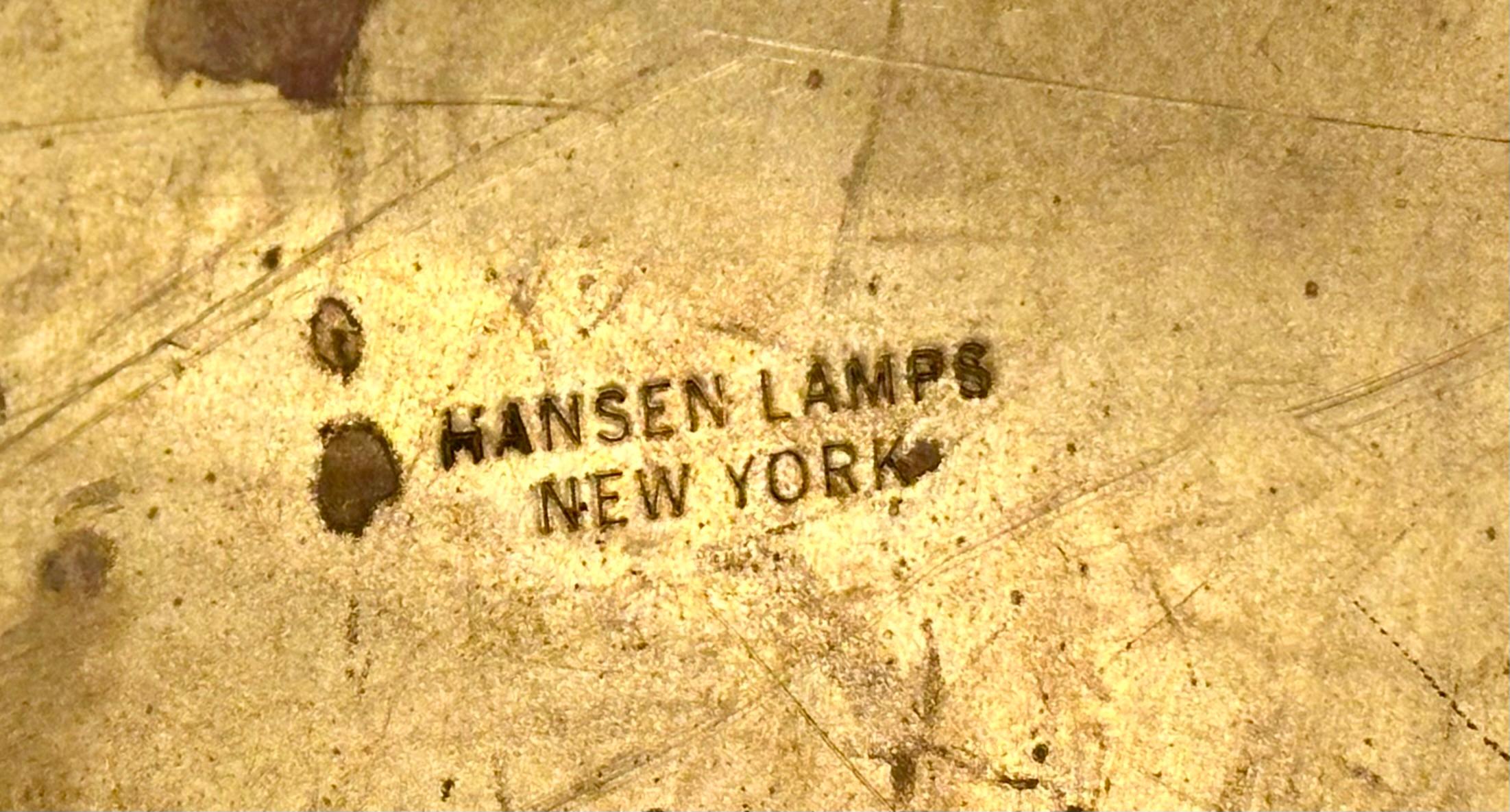 Lampada da terra moderna di metà secolo in lucite traslucida e ottone lucido firmata Hansen in vendita 3