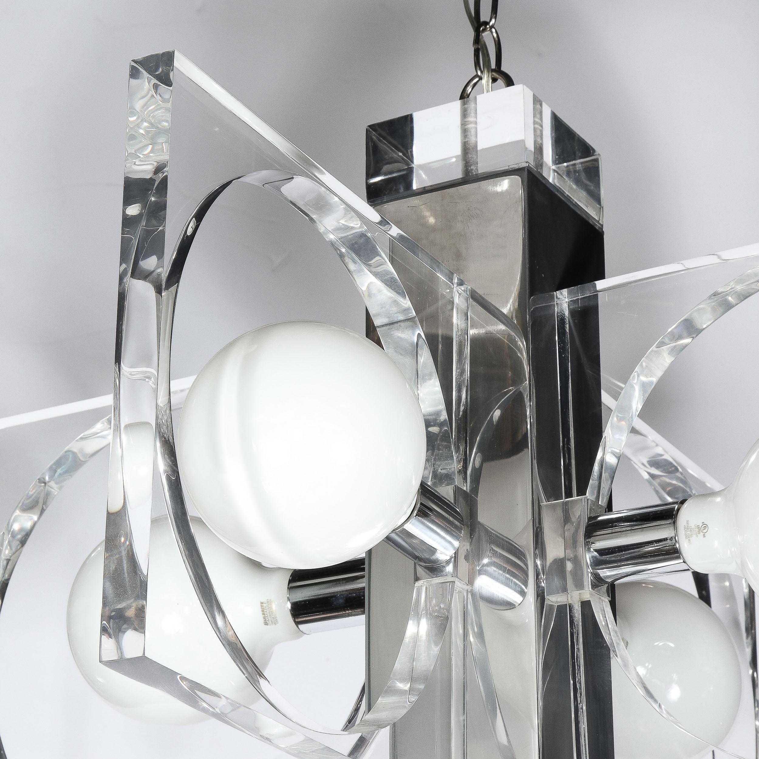 Lampadario a forma di taglio in lucite traslucida e cromo lucido della modernità di metà secolo in vendita 13