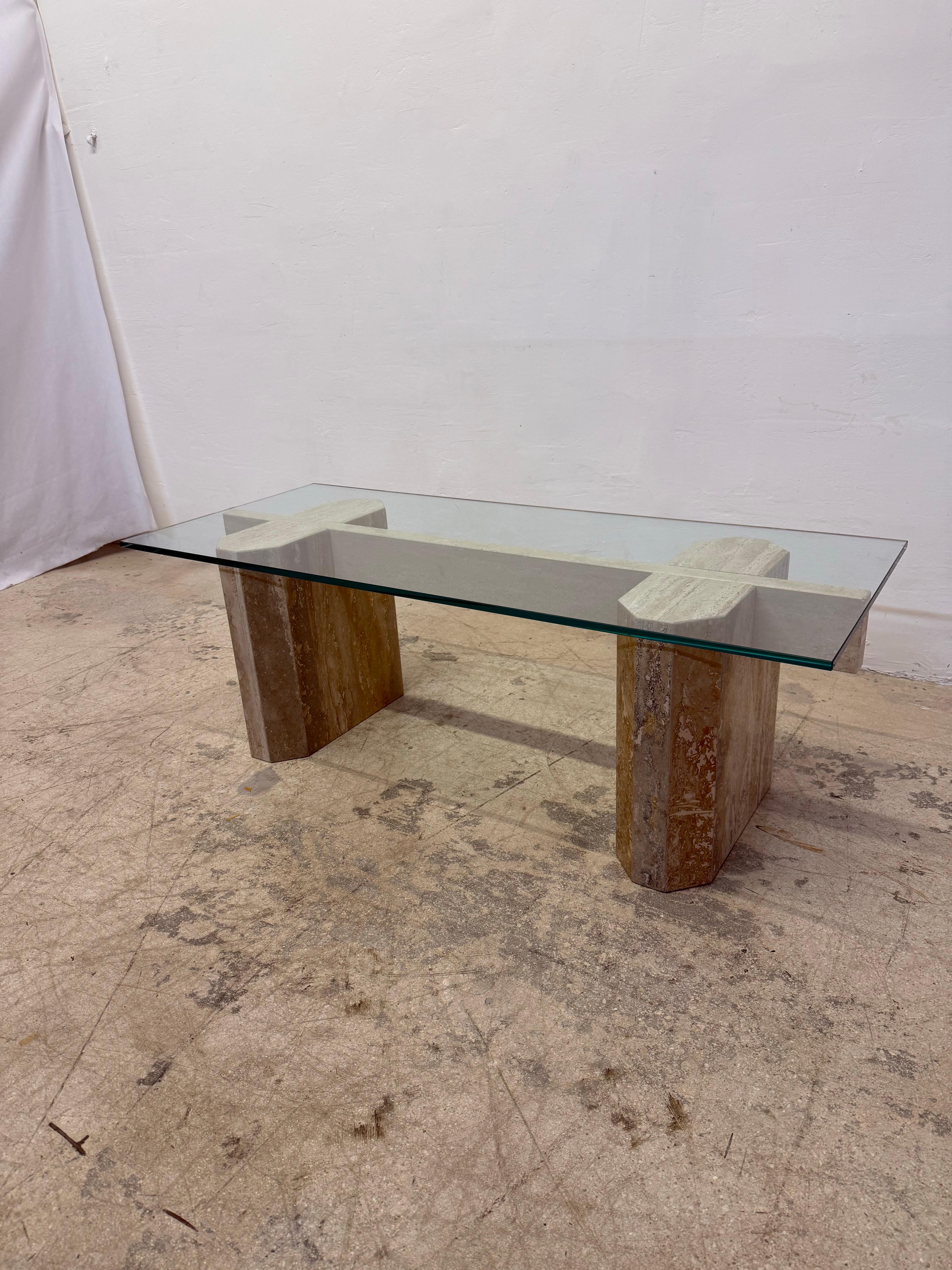 Mid-Century Modern Travertine Coffee Table With Polished Edge Glass Top, 1970s In Good Condition For Sale In Miami, FL