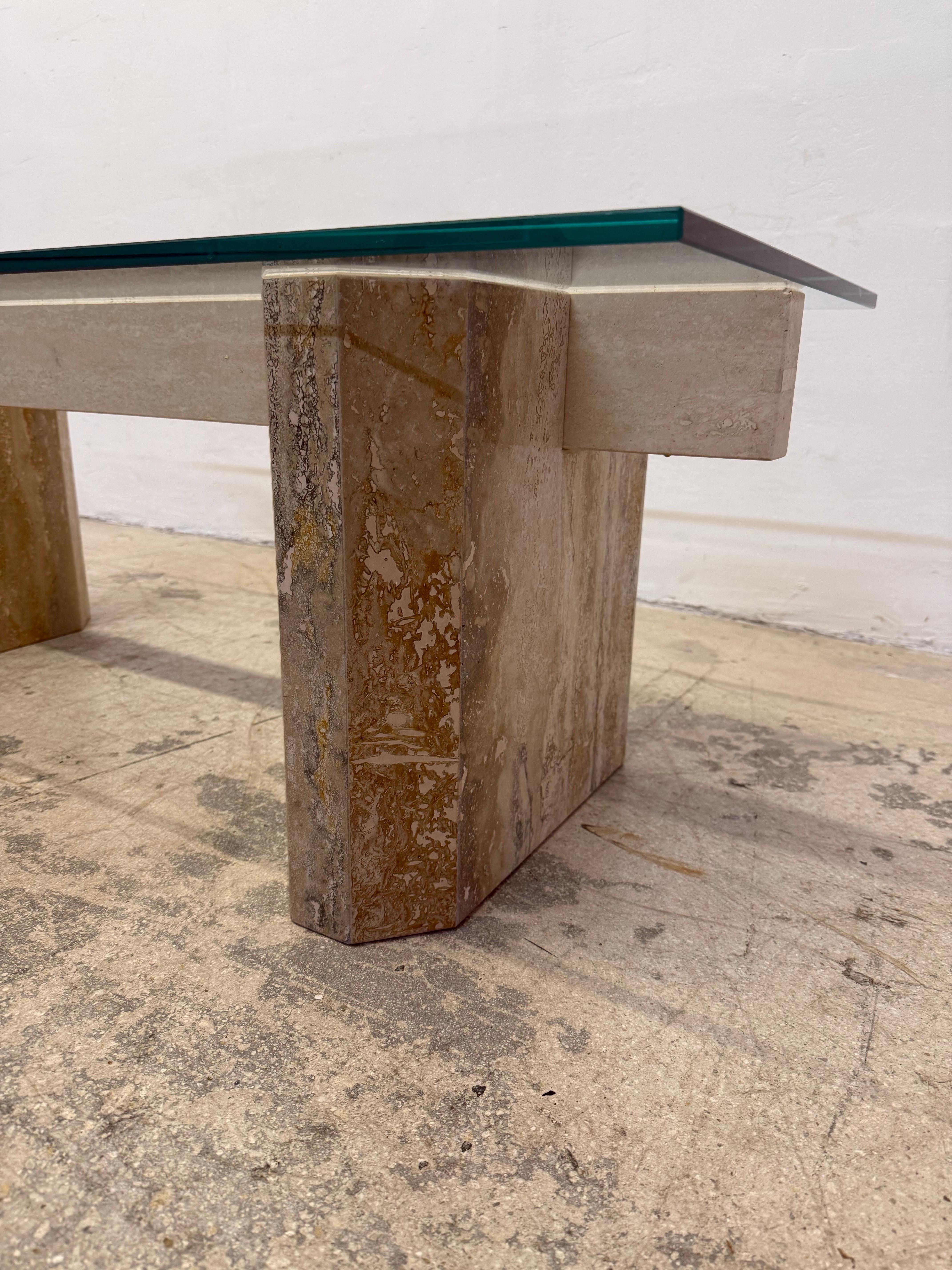 Mid-Century Modern Travertine Coffee Table With Polished Edge Glass Top, 1970s For Sale 1
