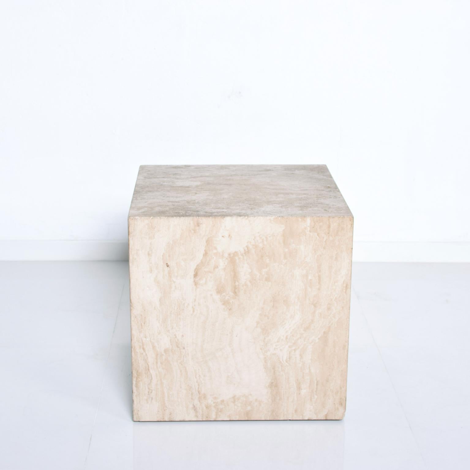 We are pleased to offer for your consideration, a wonderful modern travertine cube side table. Great colors and stone grain. No label present from the maker. The USA circa 1980s. Dimensions: 16 1/4