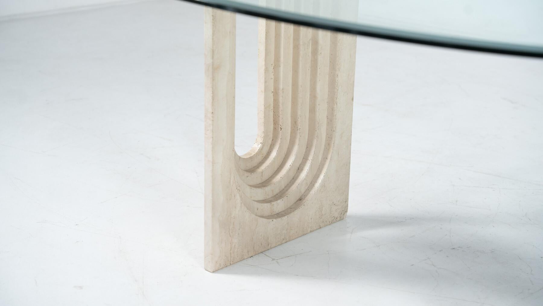 Mid-Century Modern Table de salle à manger en travertin moderne du milieu du siècle dernier par Carlo Scarpa, 1970 en vente
