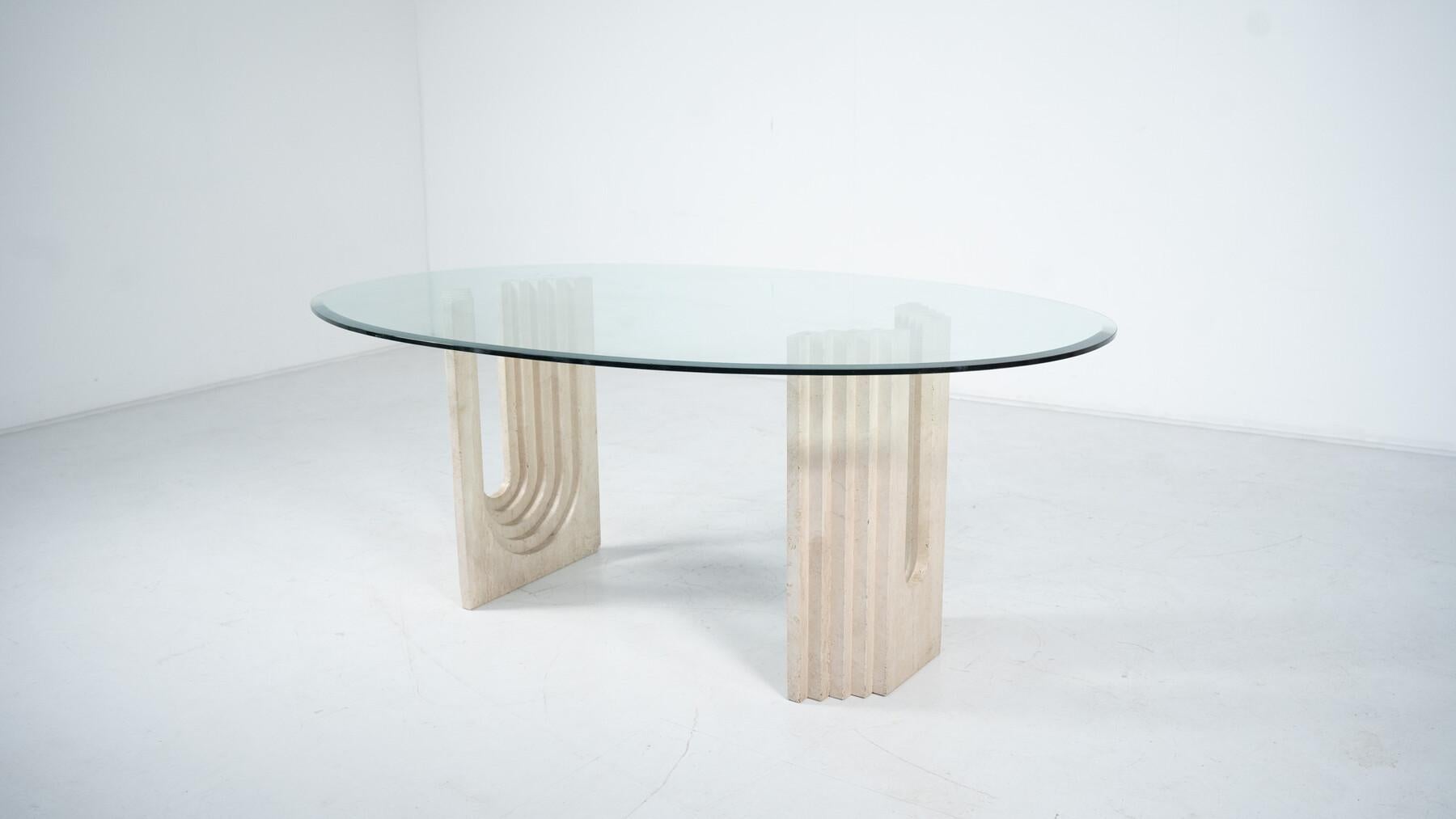 Table de salle à manger en travertin moderne du milieu du siècle dernier par Carlo Scarpa, 1970 en vente 1