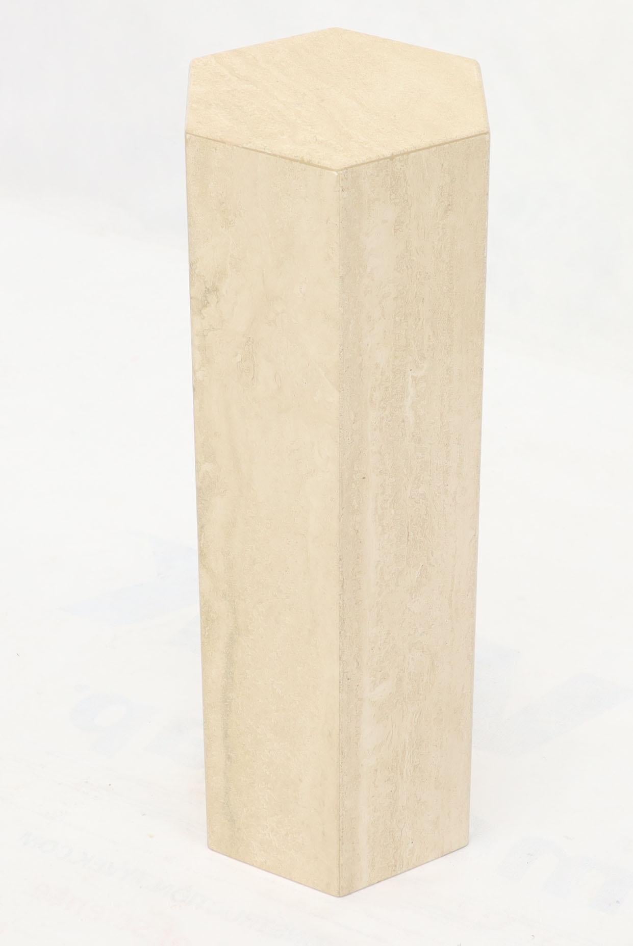 Grand piédestal de table en forme de tour en marbre travertin, moderne du milieu du siècle dernier en vente 6