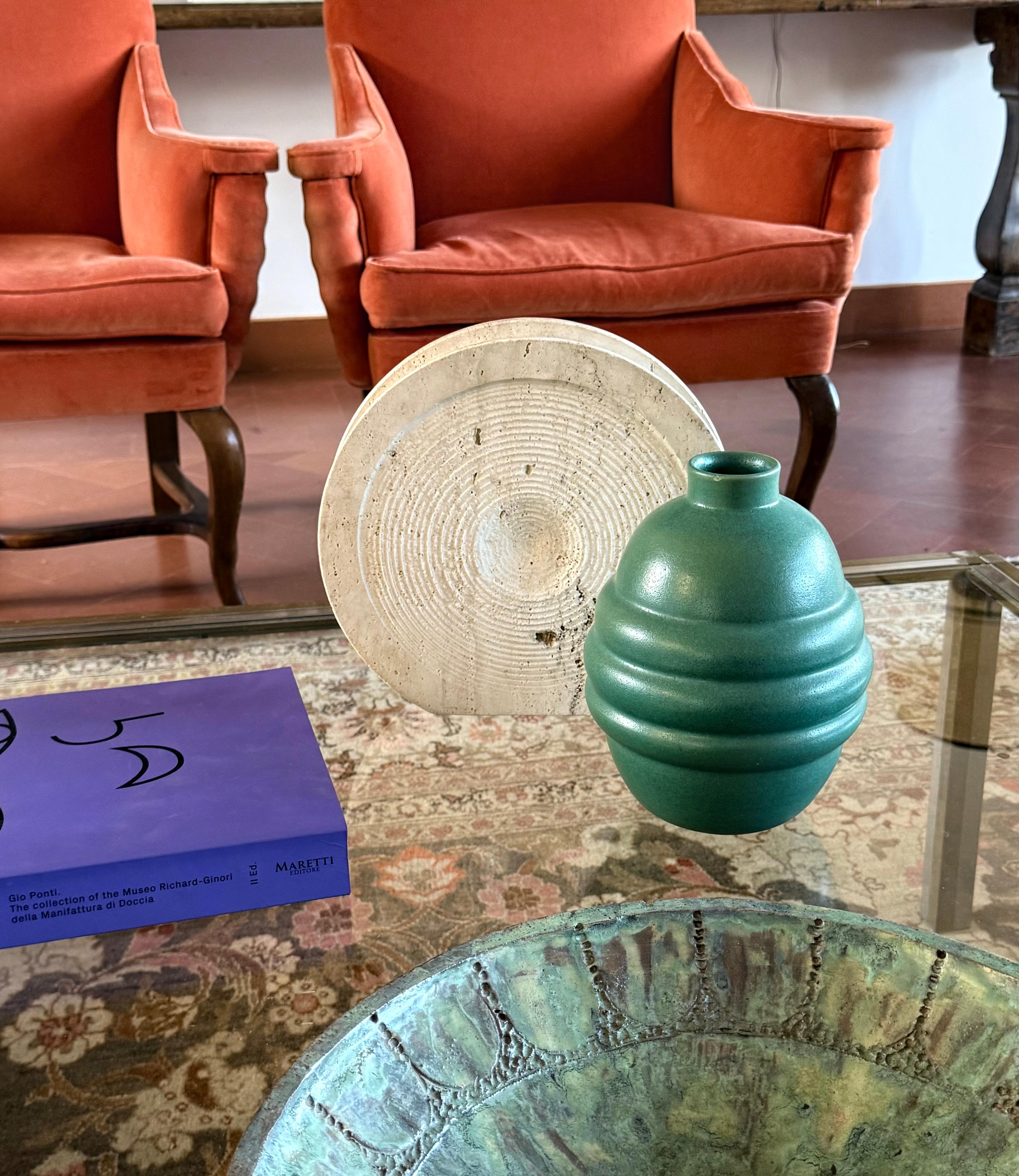 Italian Mid-century modern travertine solifleur vase, Cerri Nestore, Italy, 1970s in vendita