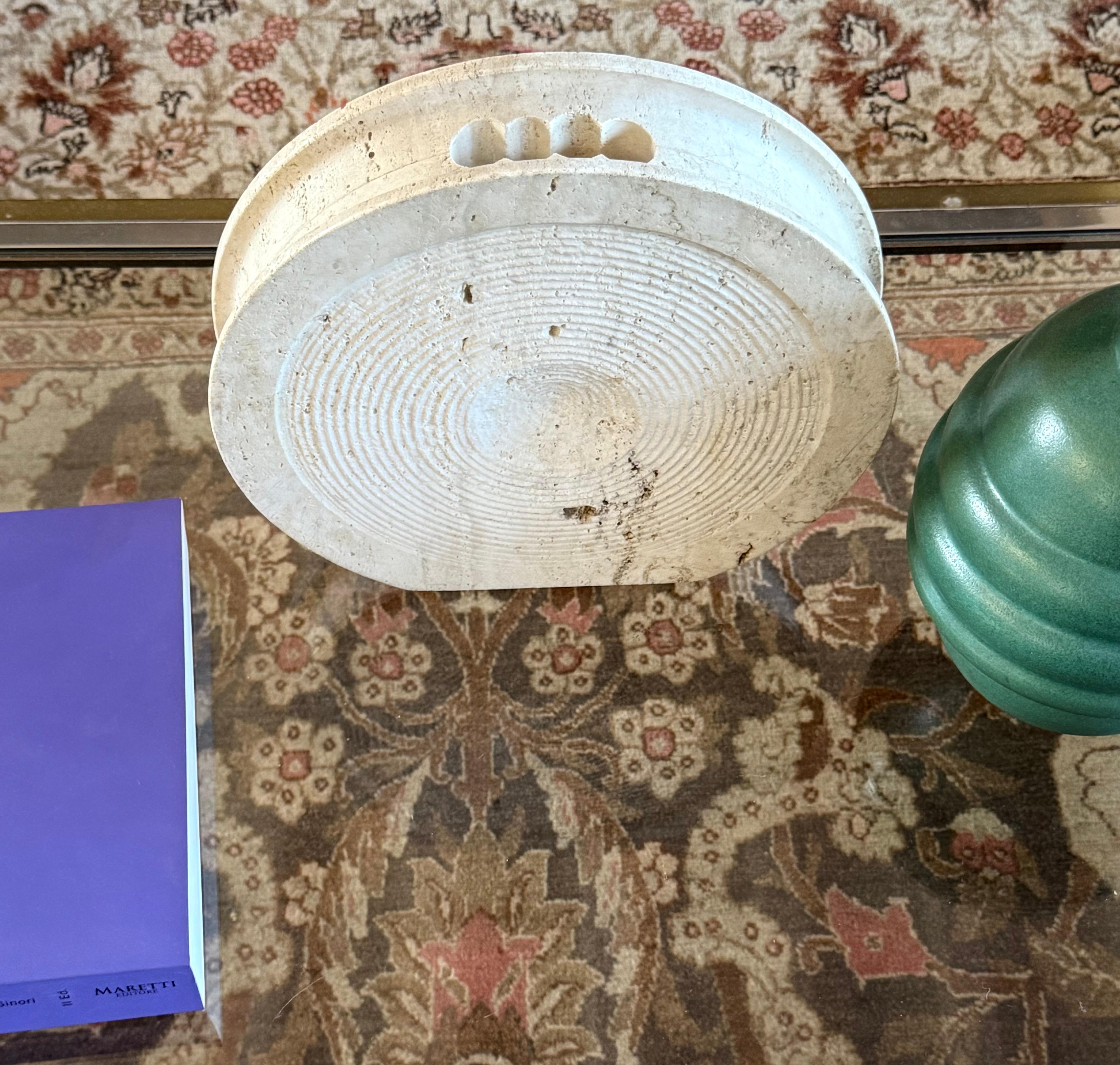 Travertino Mid-century modern travertine solifleur vase, Cerri Nestore, Italy, 1970s in vendita