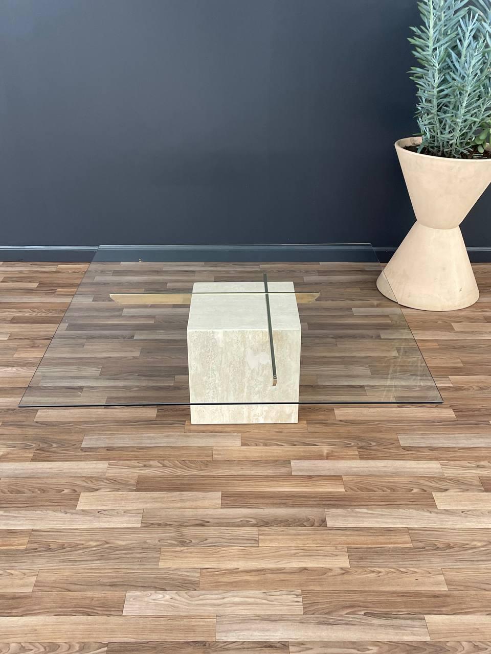 Mid-Century Modern Table basse en pierre de travertin et laiton de style Modernity par Artedi en vente