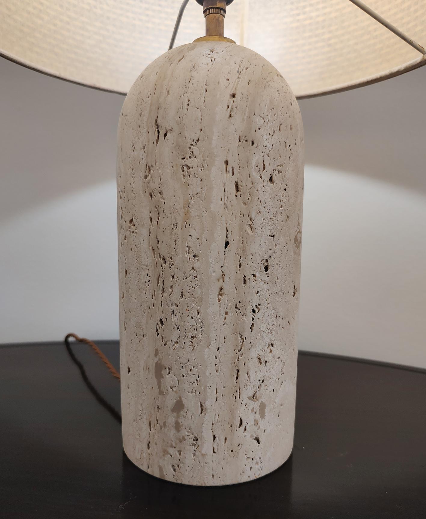 Mid-Century Modern Travertine Table Lamp, 1970s In Good Condition For Sale In Brussels, BE