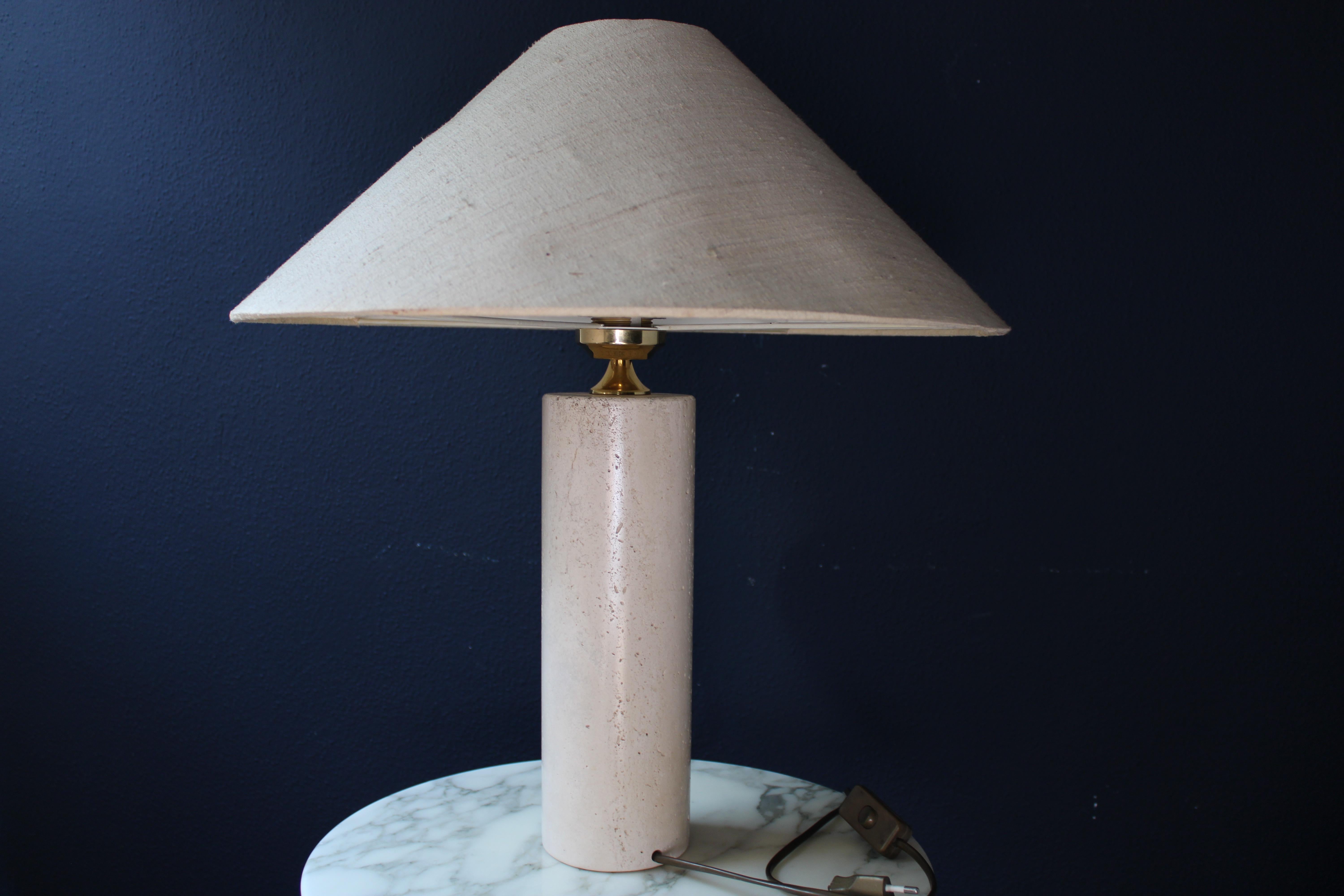 Lampe de table The Moderns en travertin 70s Bon état - En vente à Cork, IE