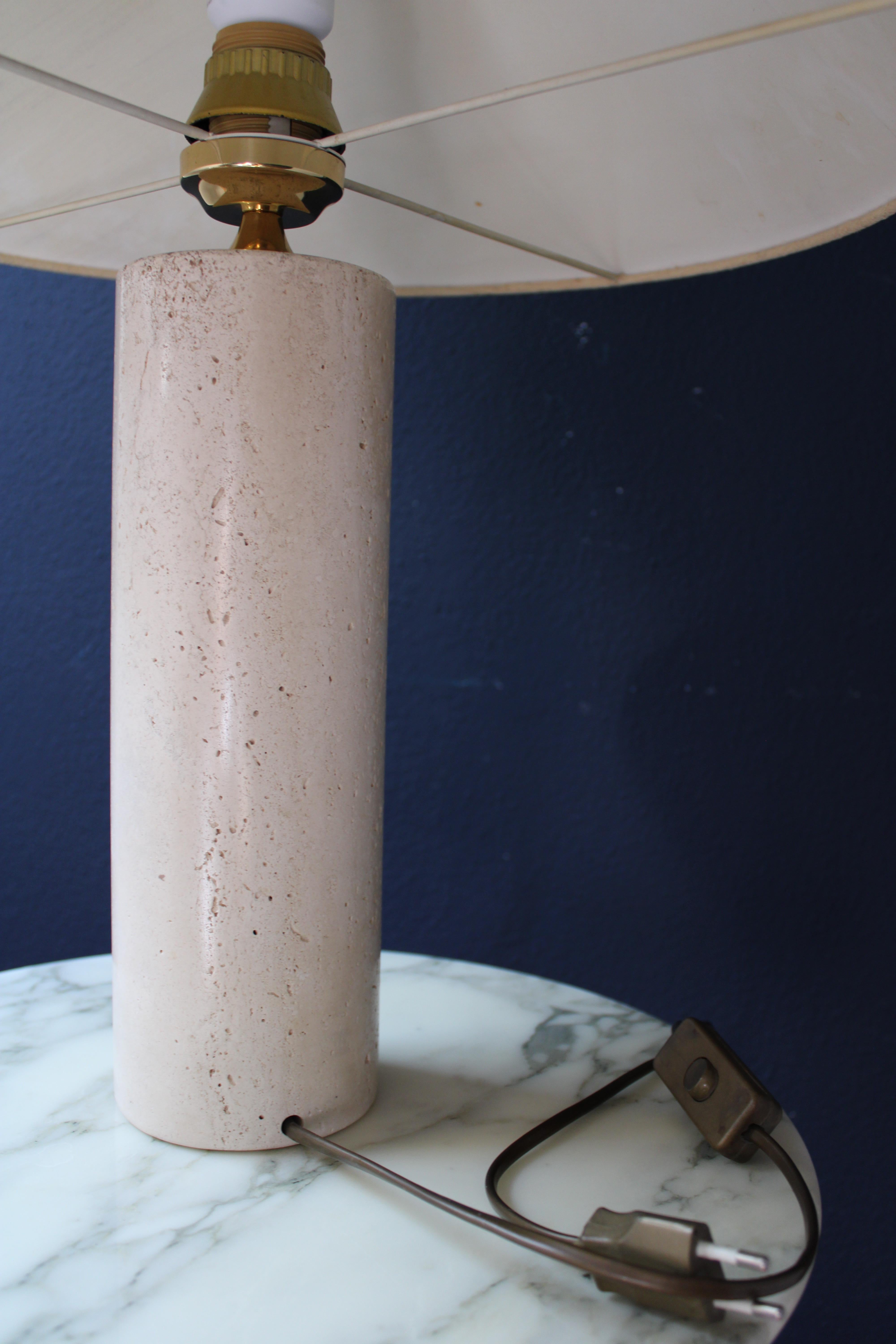 Lin Lampe de table The Moderns en travertin 70s en vente