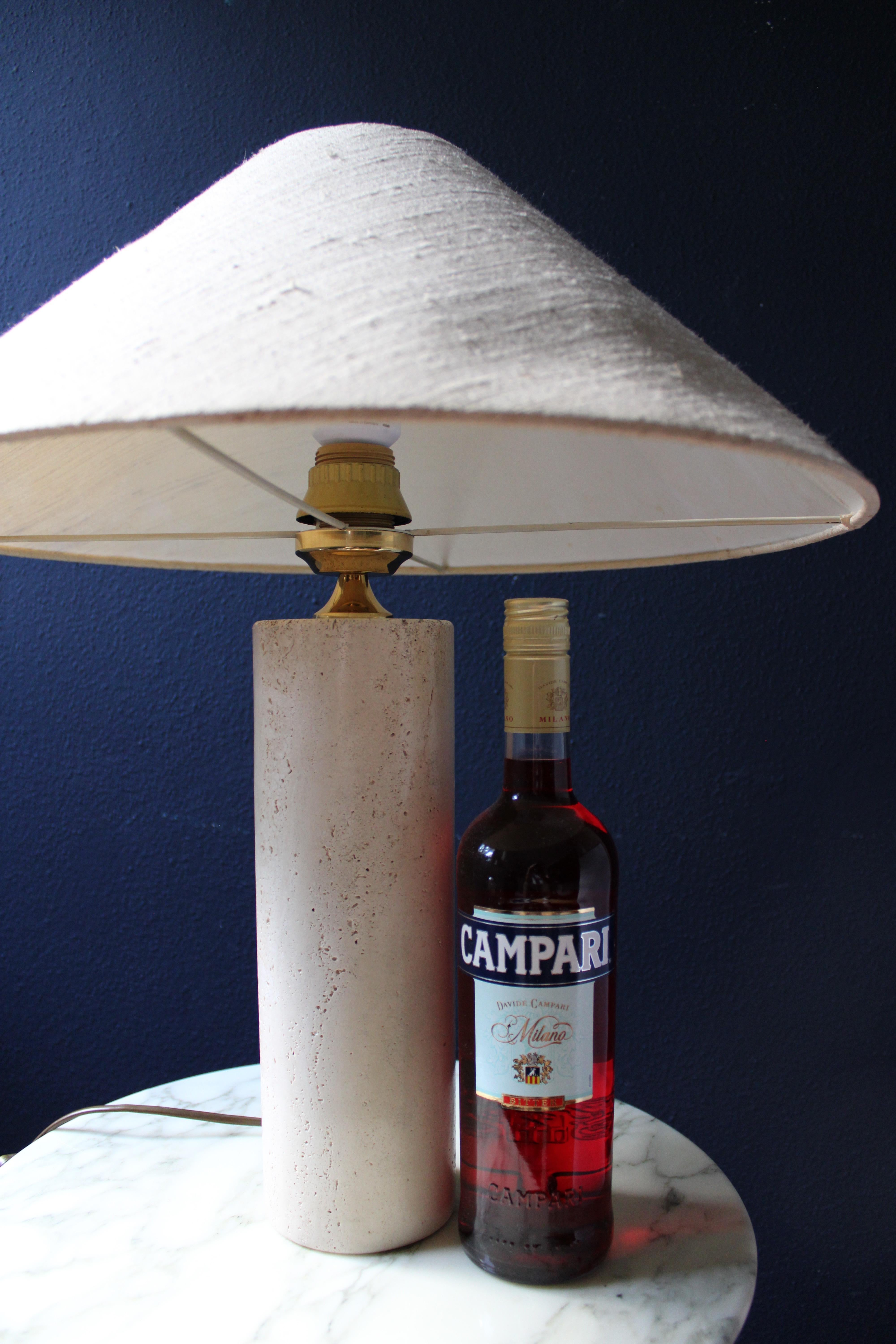Lampe de table The Moderns en travertin 70s en vente 2
