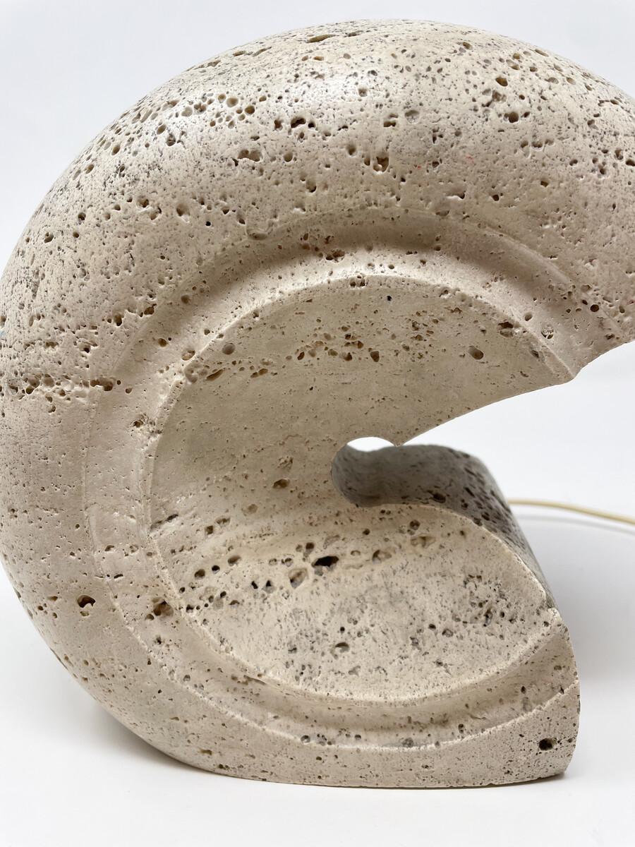 Moderne Tischlampe aus Travertin aus der Mitte des Jahrhunderts von Giuliano Cesari für Sormani, Italien (Moderne der Mitte des Jahrhunderts) im Angebot