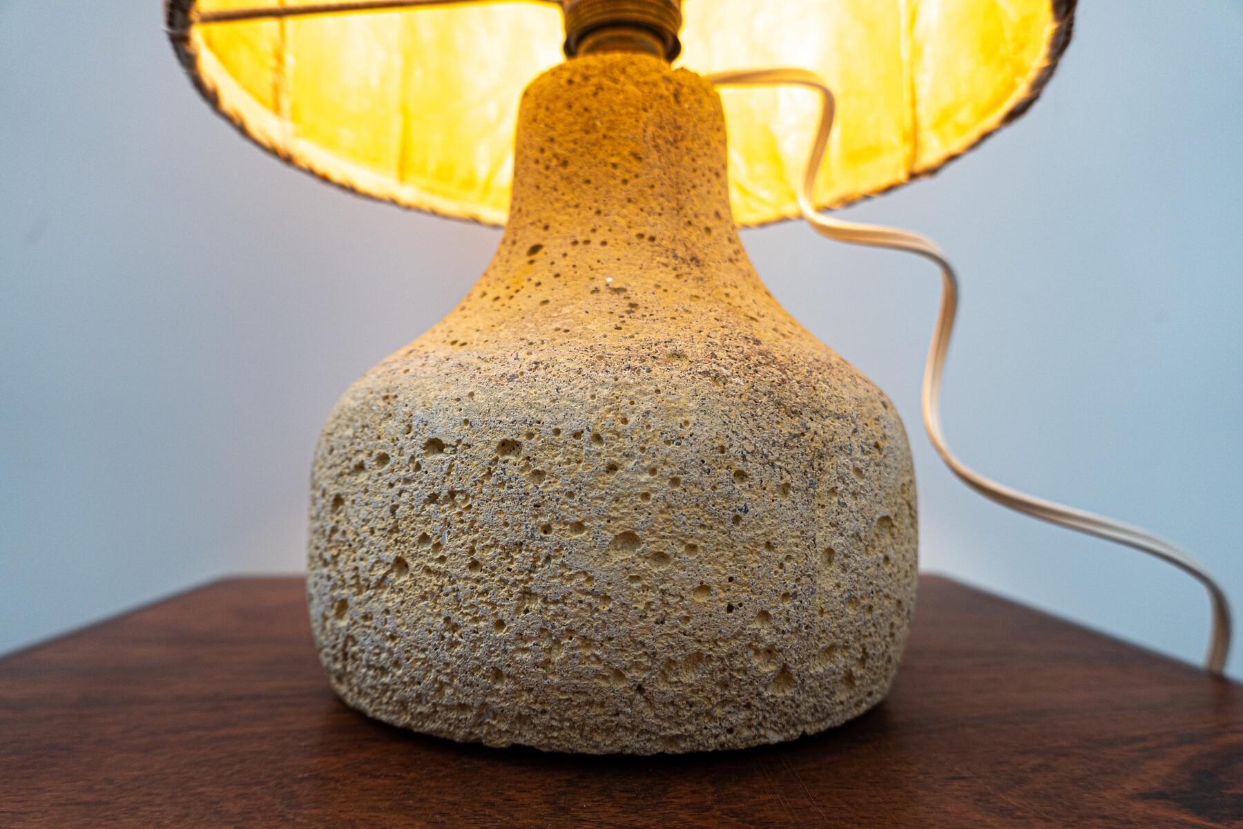 Mid-Century Modern Travertine Table Lamp, Orignal Lampshade, 1960s In Good Condition For Sale In Brussels, BE
