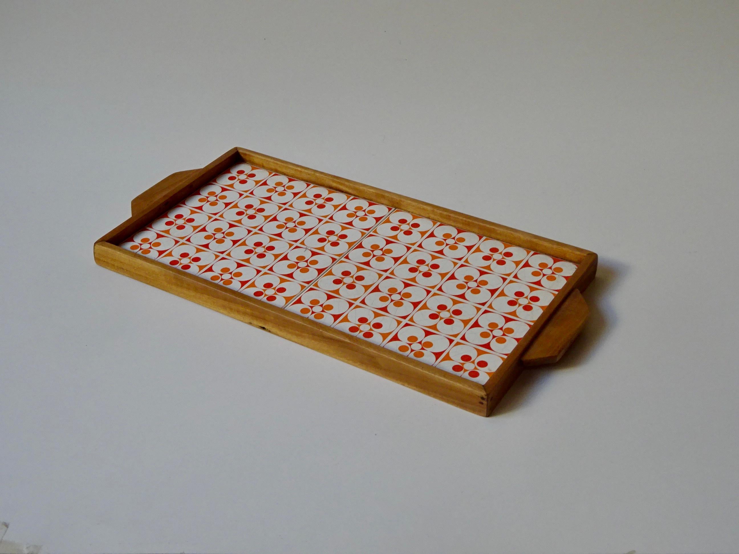 Vassoio decorativo e funzionale in Wood e ceramica. Dimensioni: 35x17x2cm