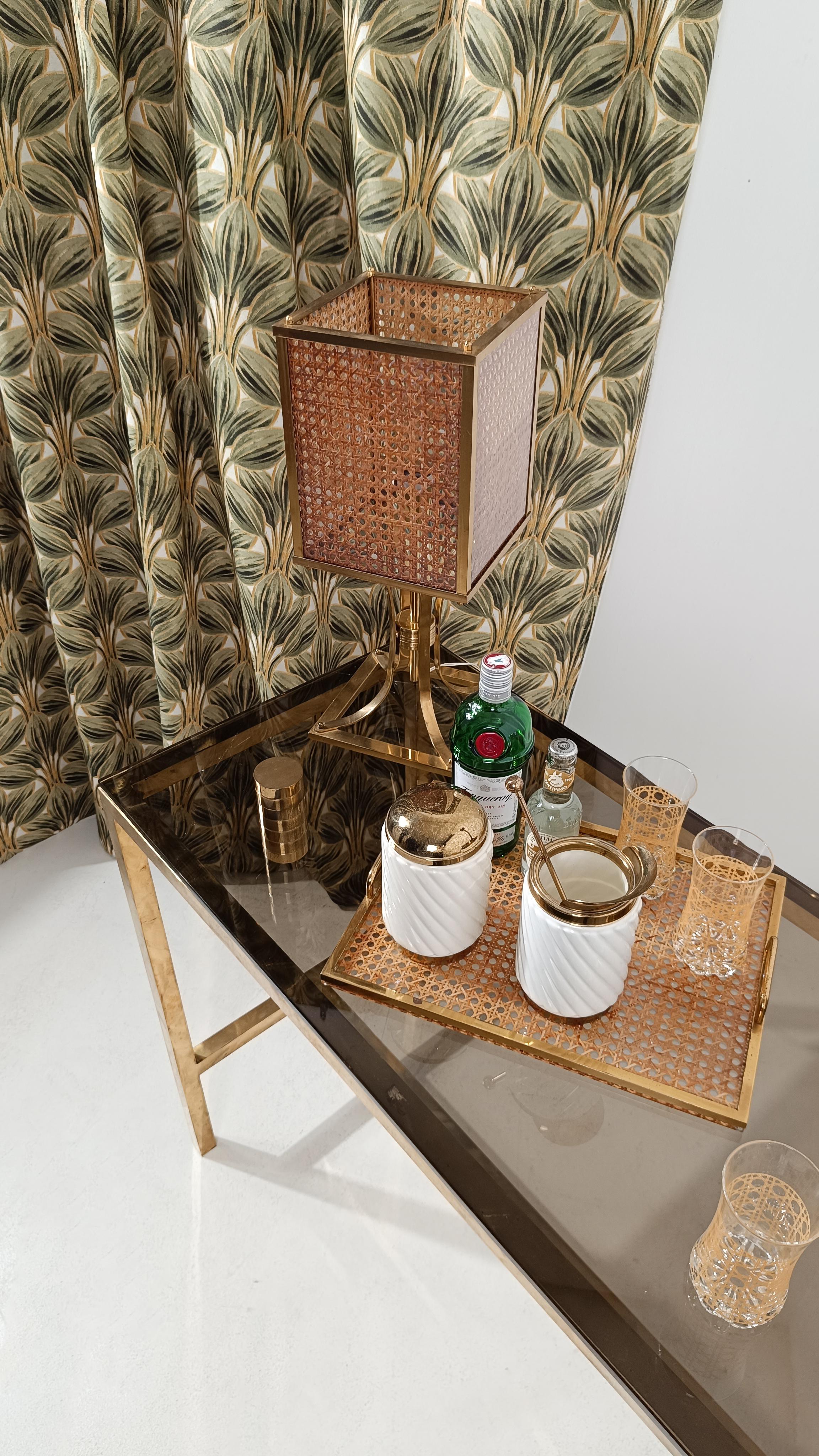 Mid Century Modern Tablett im Stil von Christian Dior, iLucite, Messing und Rohrgeflecht im Angebot 13