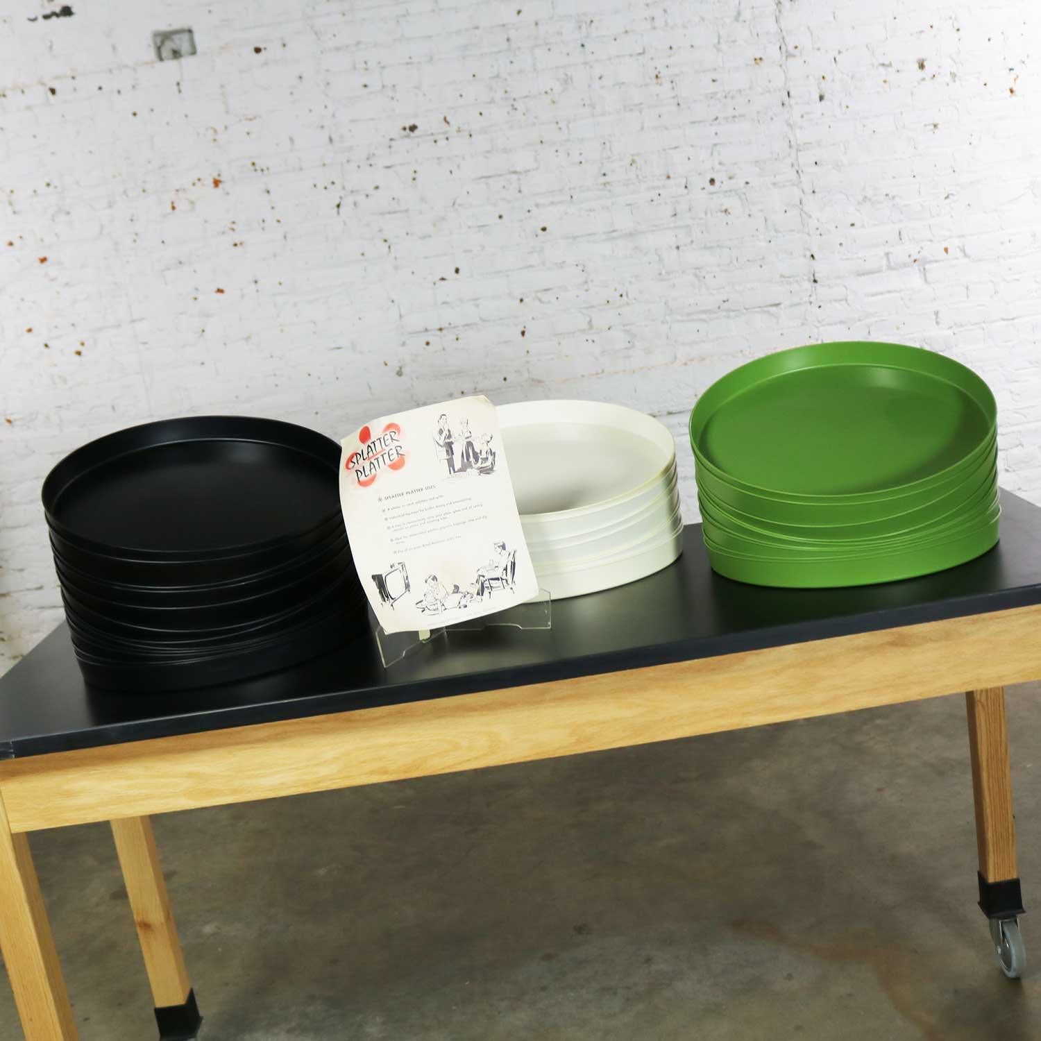 Mid-Century Modern Trays Green Black White Round Plastic Sabe's Splatter Platter 2