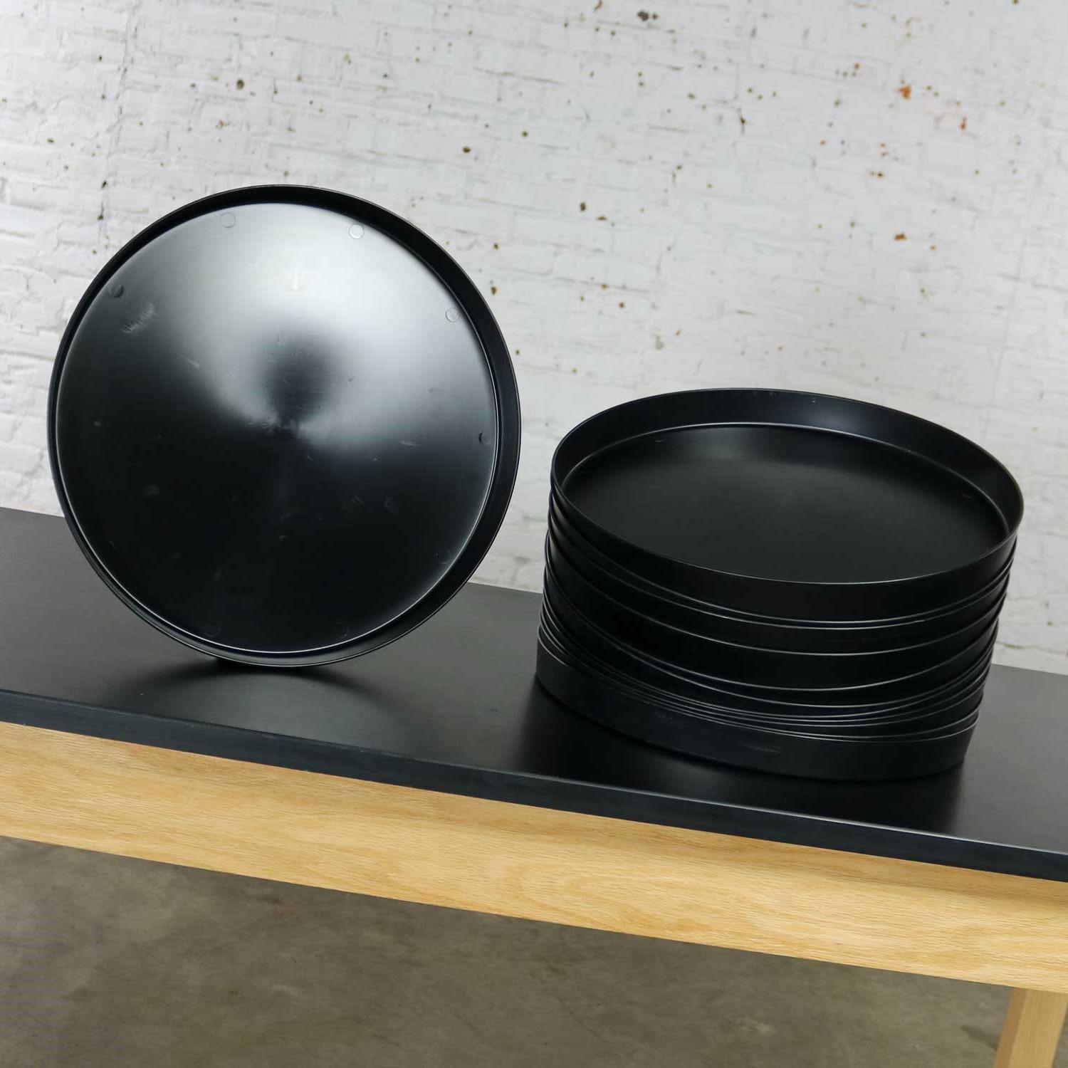 Late 20th Century Mid-Century Modern Trays Round Black Plastic Splatter Platters by Sabe’s For Sale