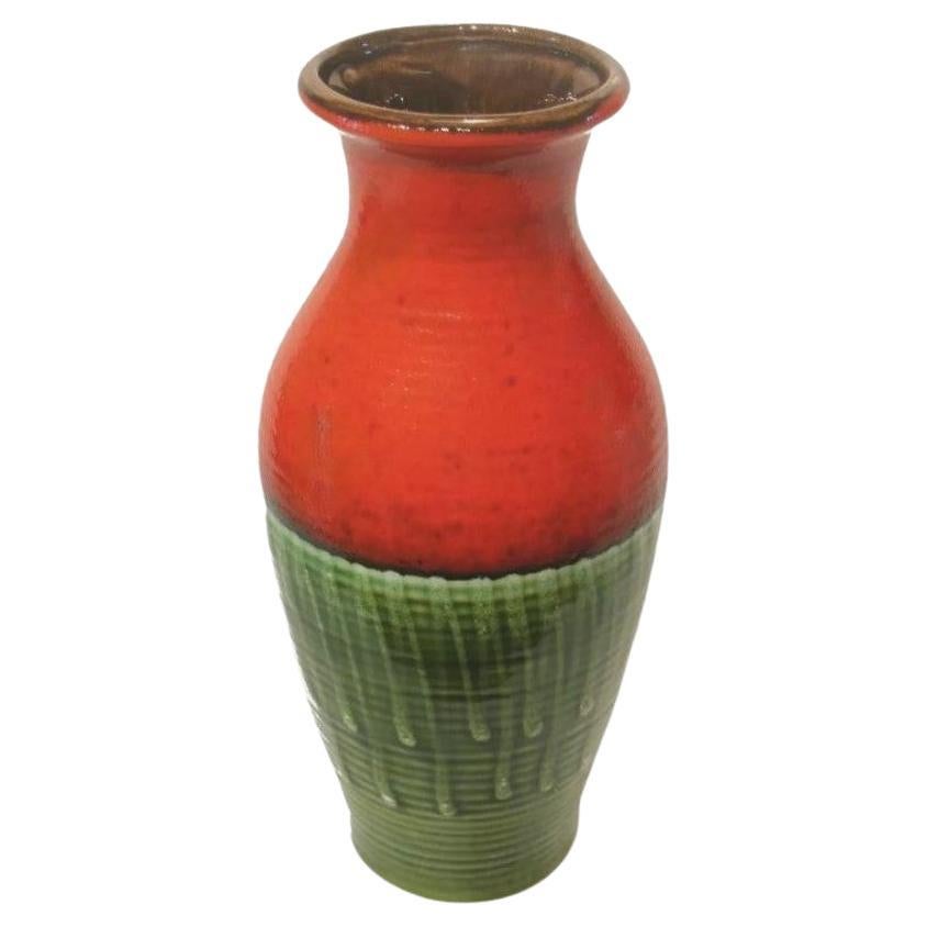 Vase en céramique émaillée tricolore mi-siècle moderne, Autriche, vers les années 1950