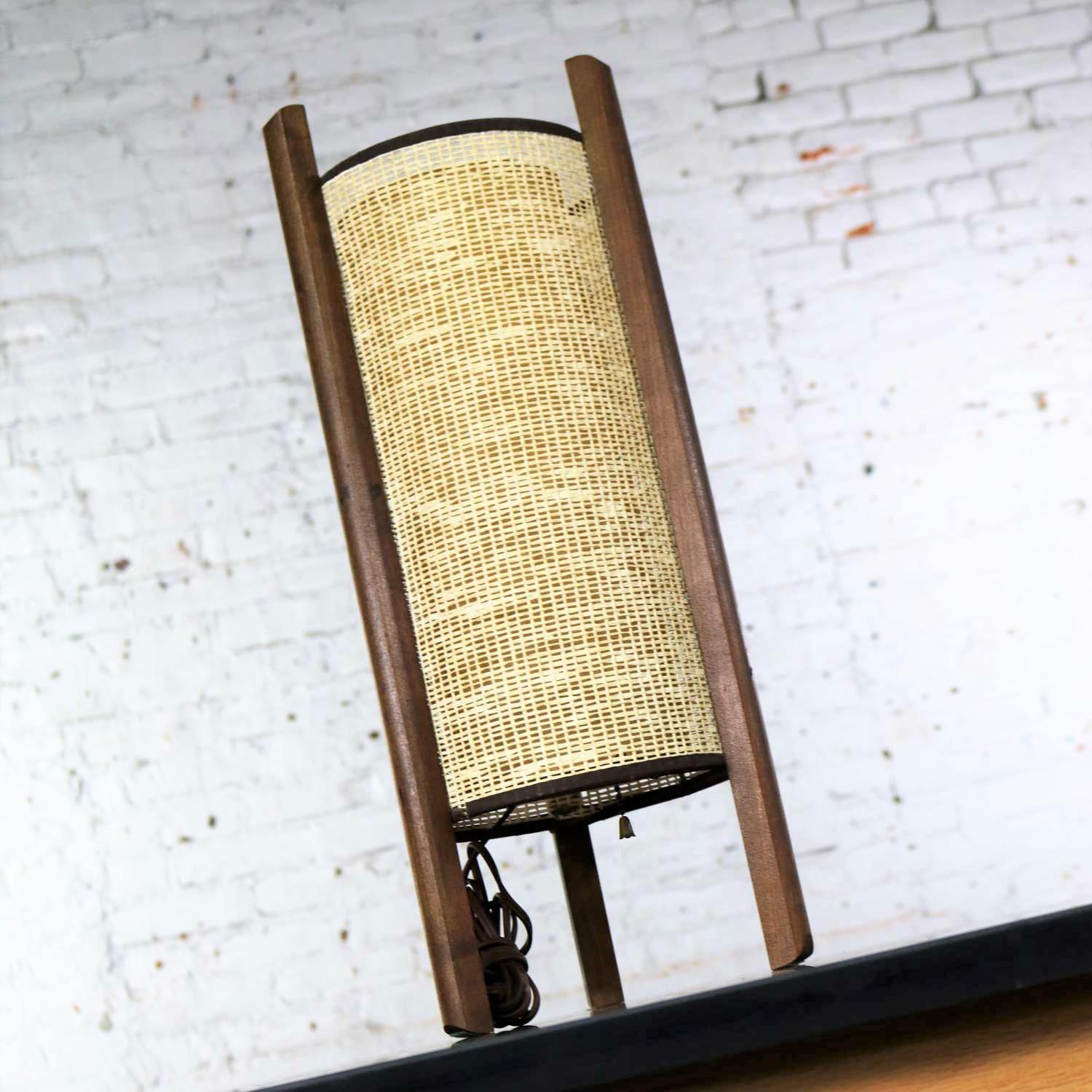 20th Century Mid-Century Modern Tri Leg Woven Cylinder Table Lamp after Noguchi or Modeline