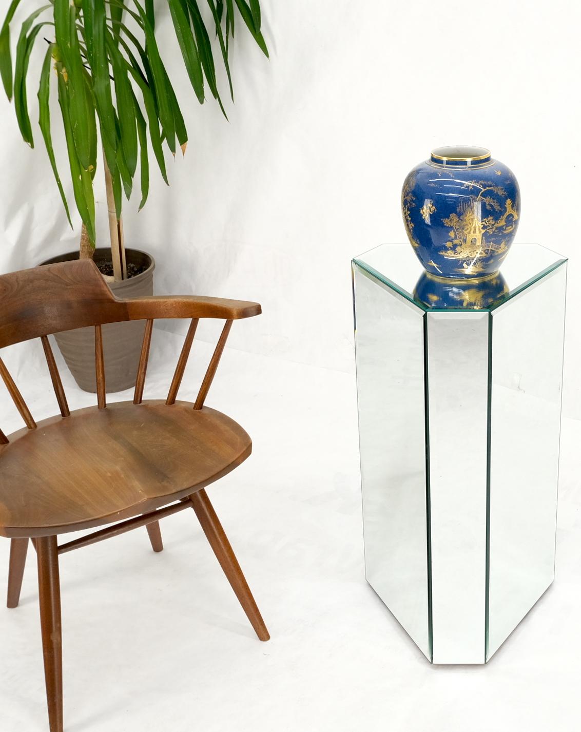 20ième siècle Miroirs biseautés triangulaires modernes du milieu du siècle dernier Table de chevet Console en vente