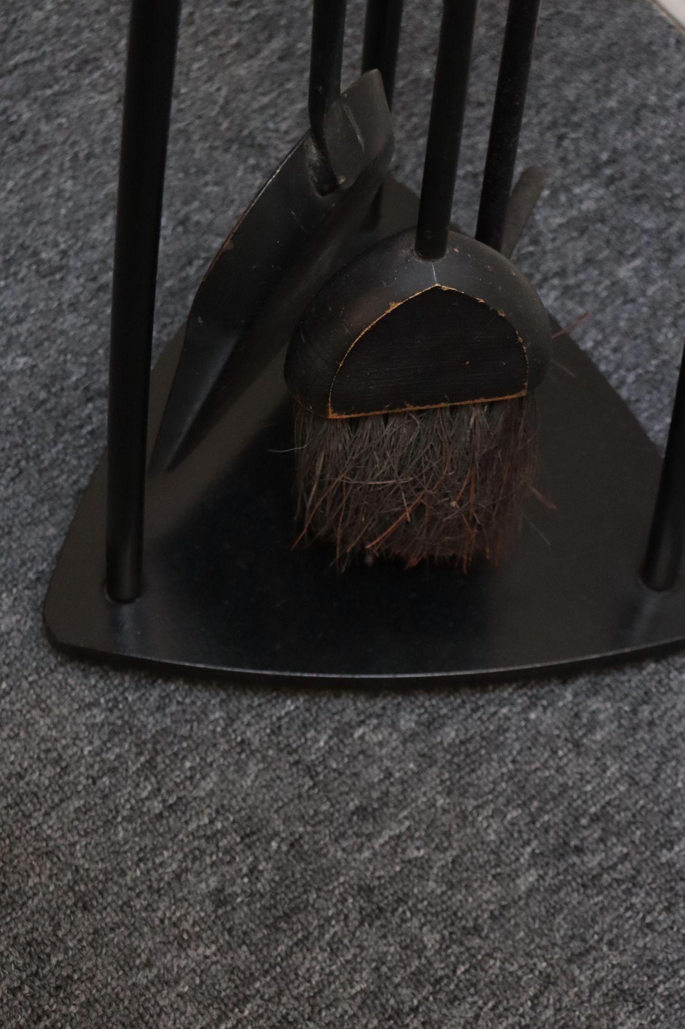 Mid-Century Modern Triangular Guitar Pick Form Fire Tool Set in Walnut and Iron For Sale 13