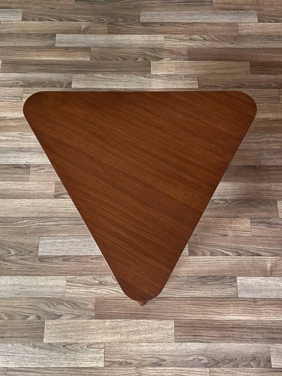 Walnut Newly Refinished -Mid-Century Modern Triangular Two-Tier Side Table w/ Bookshelf For Sale