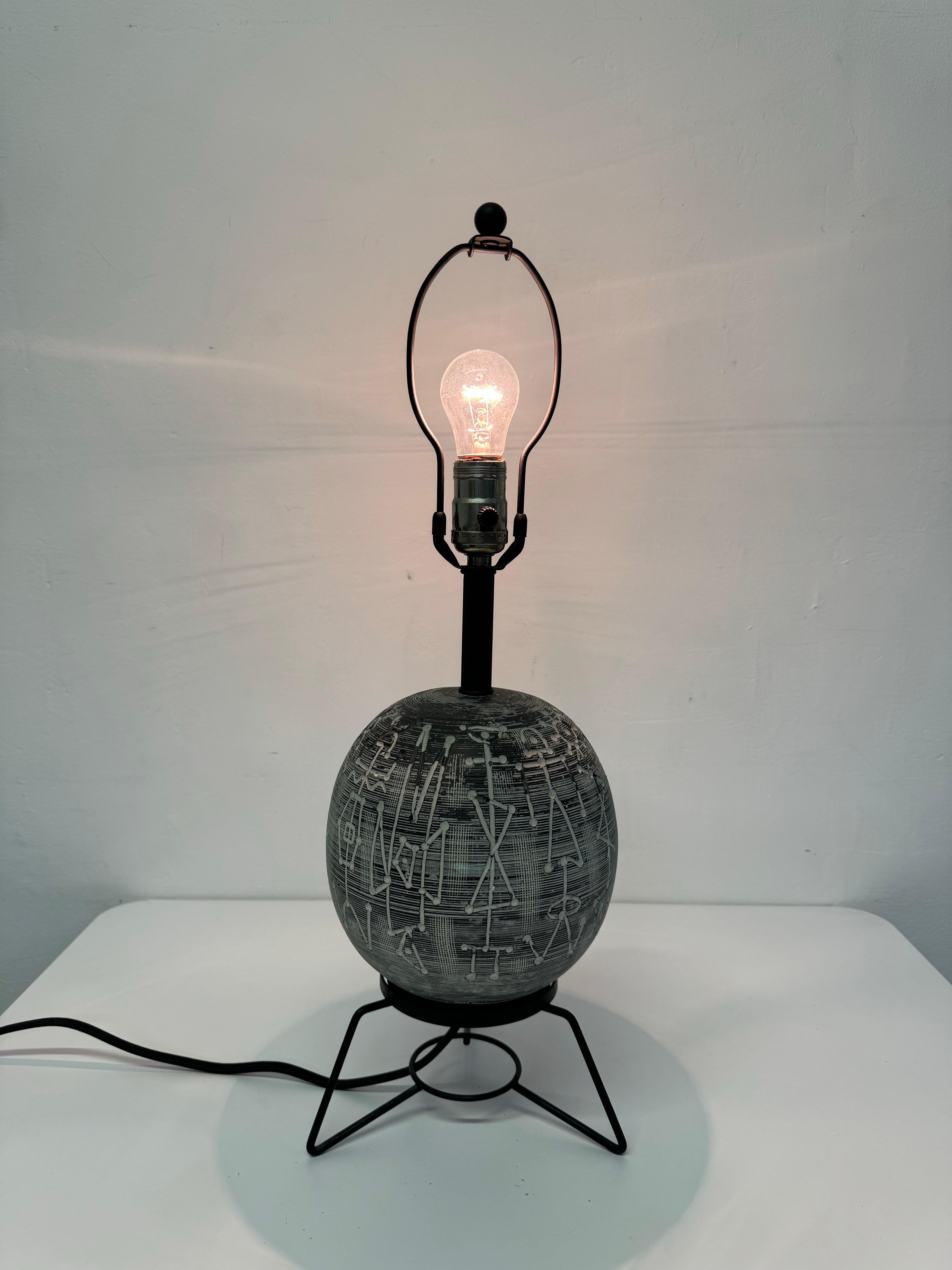 20th Century Mid-Century Modern Tribal Motif Table Lamp, FAIP 1960s For Sale