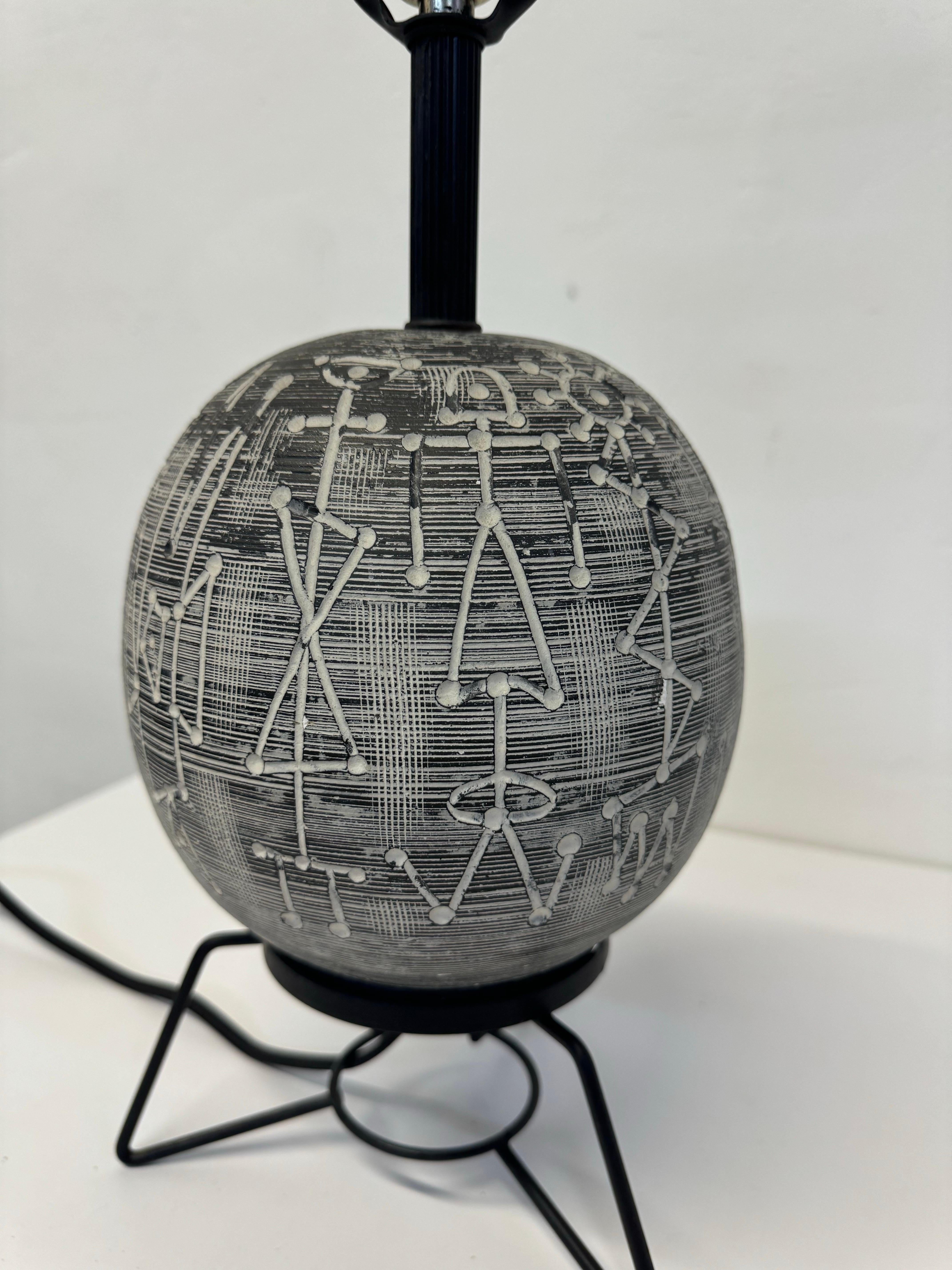 Mid-Century Modern Tribal Motif Table Lamp, FAIP 1960s For Sale 1