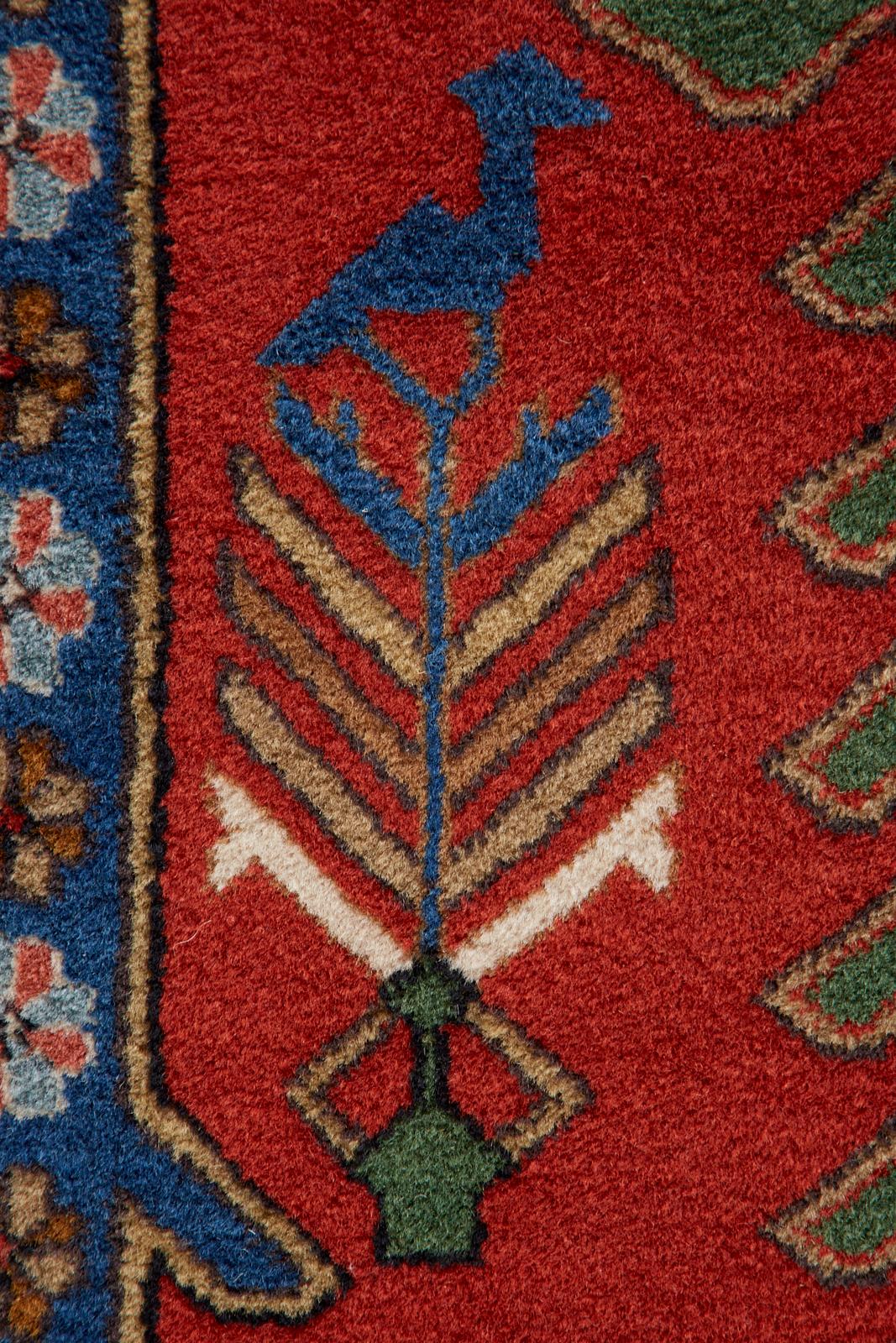 Late 20th Century Modern Tribal Style Persian Shiraz Rug For Sale 10