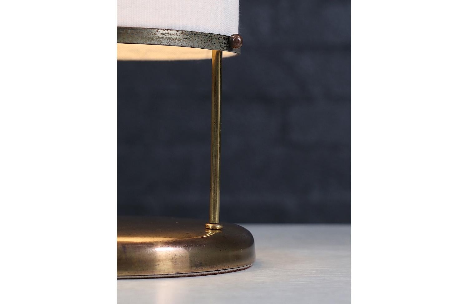 Mid-Century Modern Trident Column Style Brass Table Lamp For Sale 4