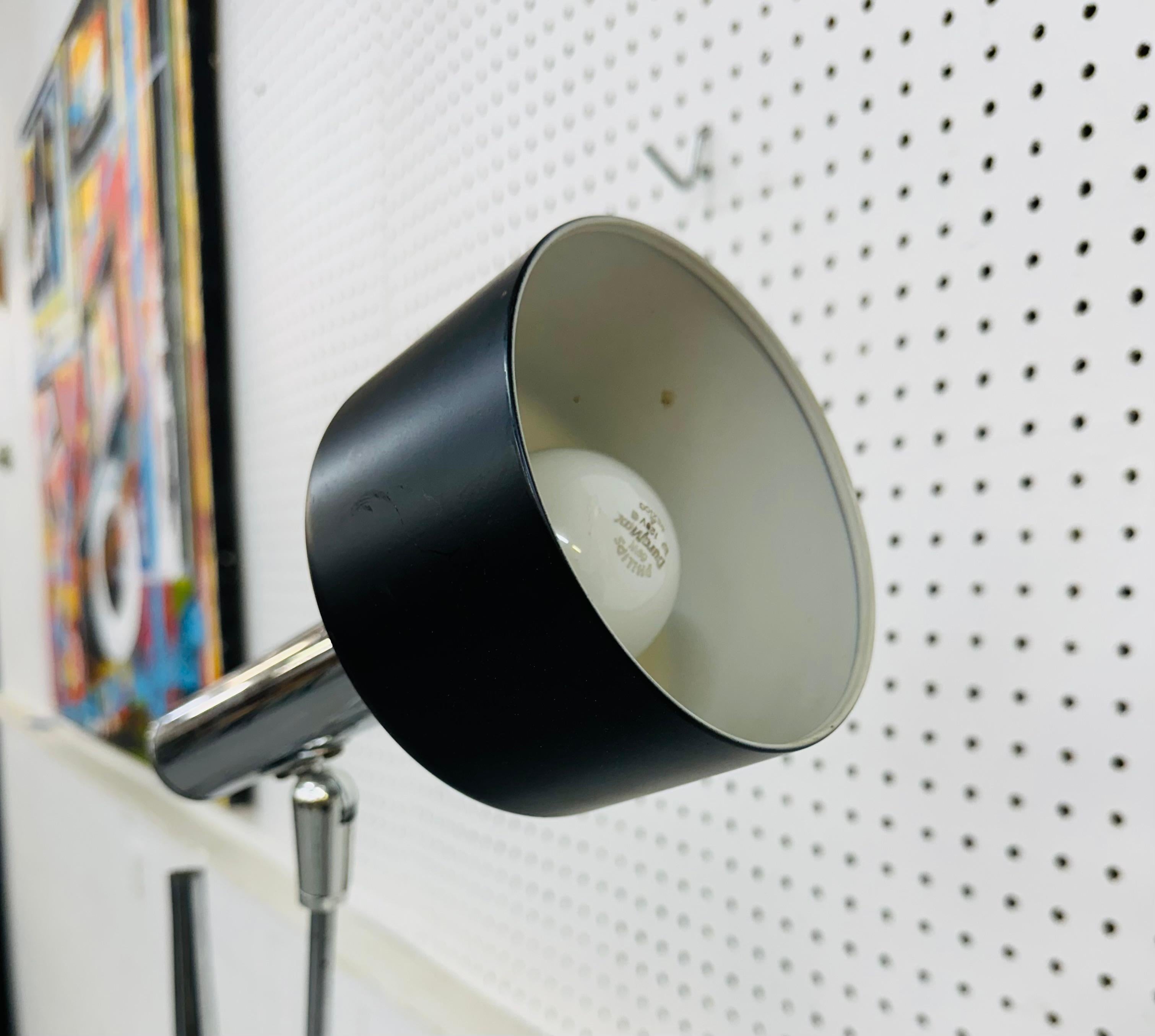 Mid-Century Modern Triennale Chrome Floor Lamp In Good Condition In Clarksboro, NJ