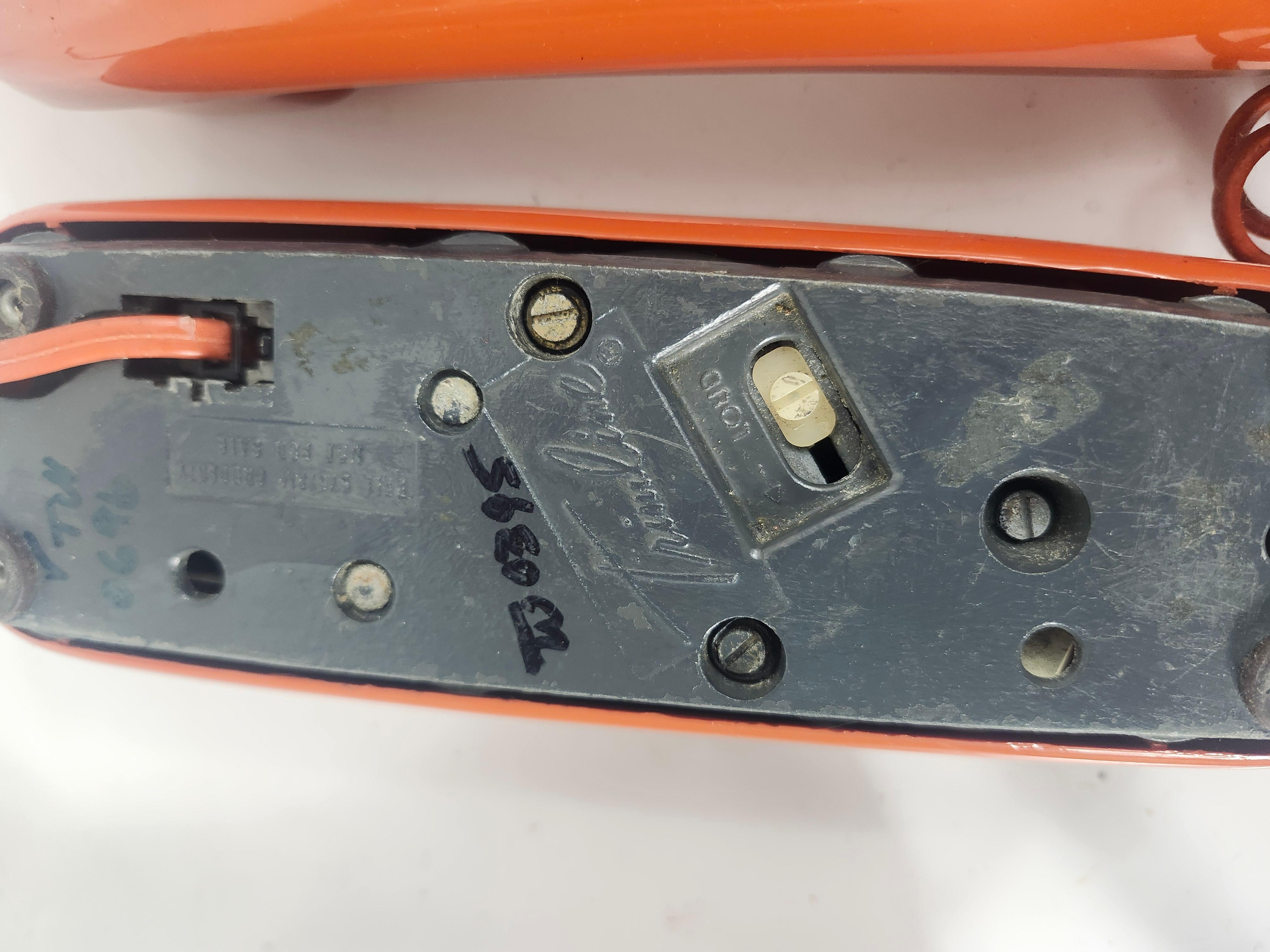 Moderne Trimline Push Button Rotary-Telephones aus der Mitte des Jahrhunderts, 3 Modelle verfügbar im Angebot 2