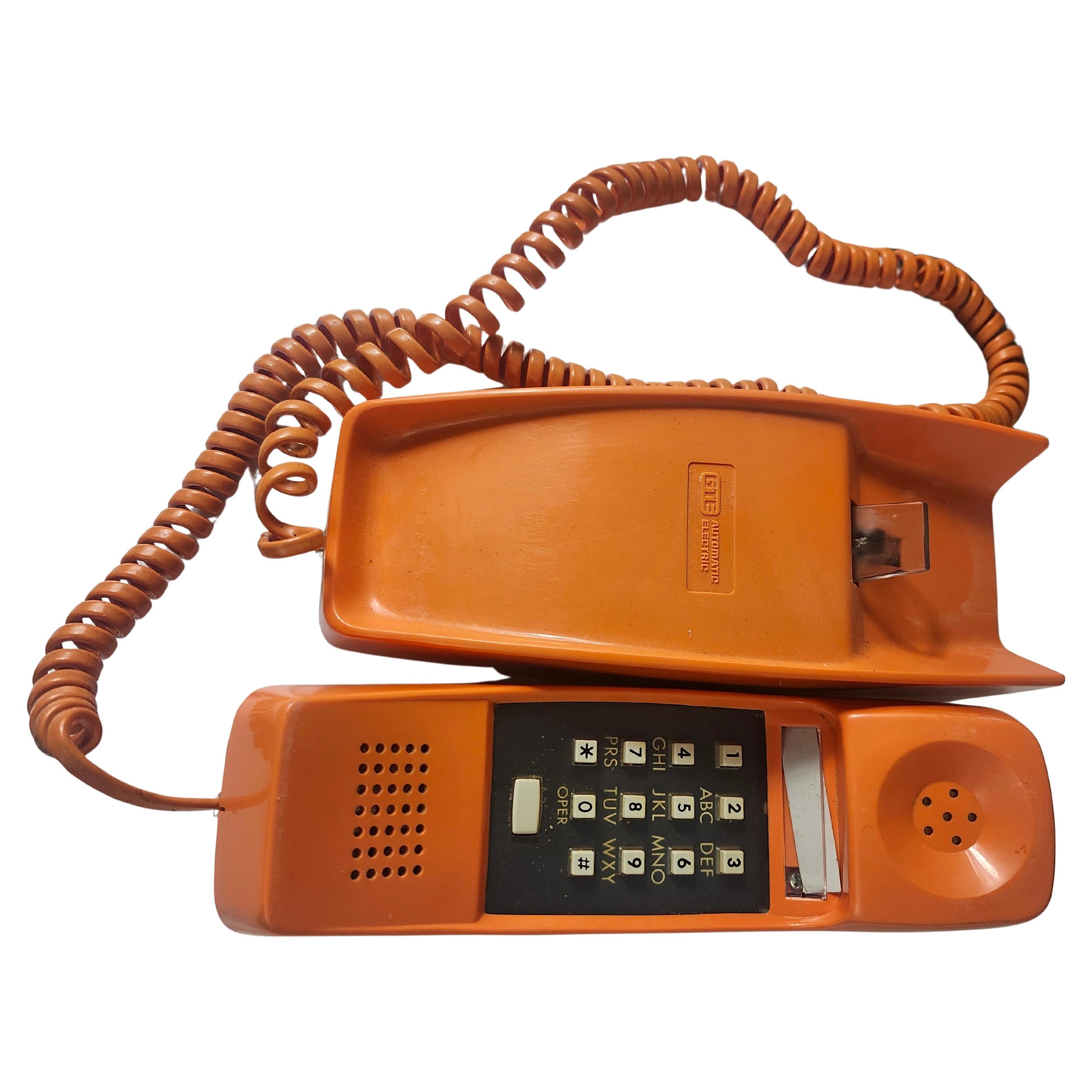 Moderne Trimline Push Button Rotary-Telephones aus der Mitte des Jahrhunderts, 3 Modelle verfügbar (Handgefertigt) im Angebot