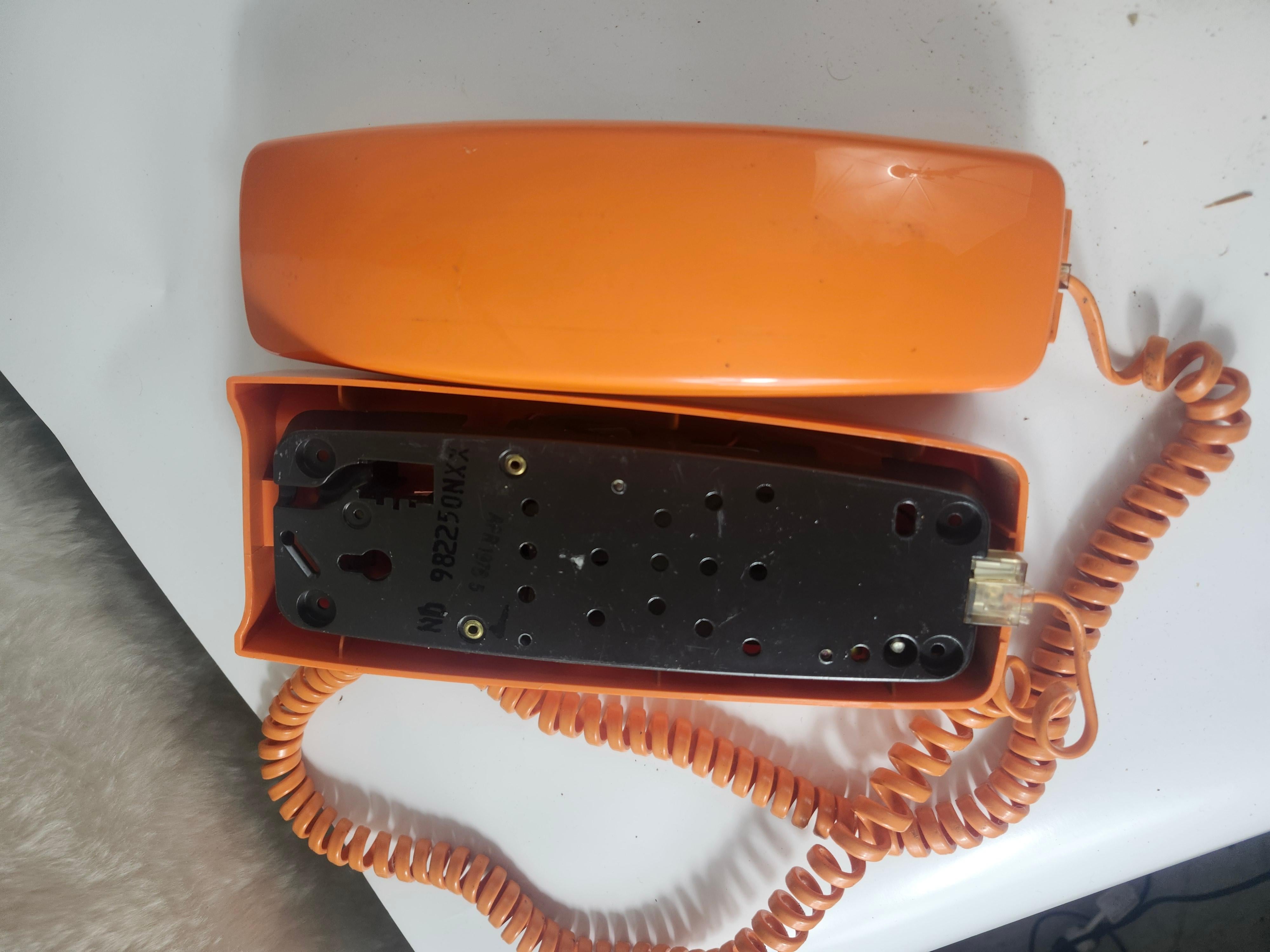Moderne Trimline Push Button Rotary-Telephones aus der Mitte des Jahrhunderts, 3 Modelle verfügbar im Zustand „Gut“ im Angebot in Port Jervis, NY